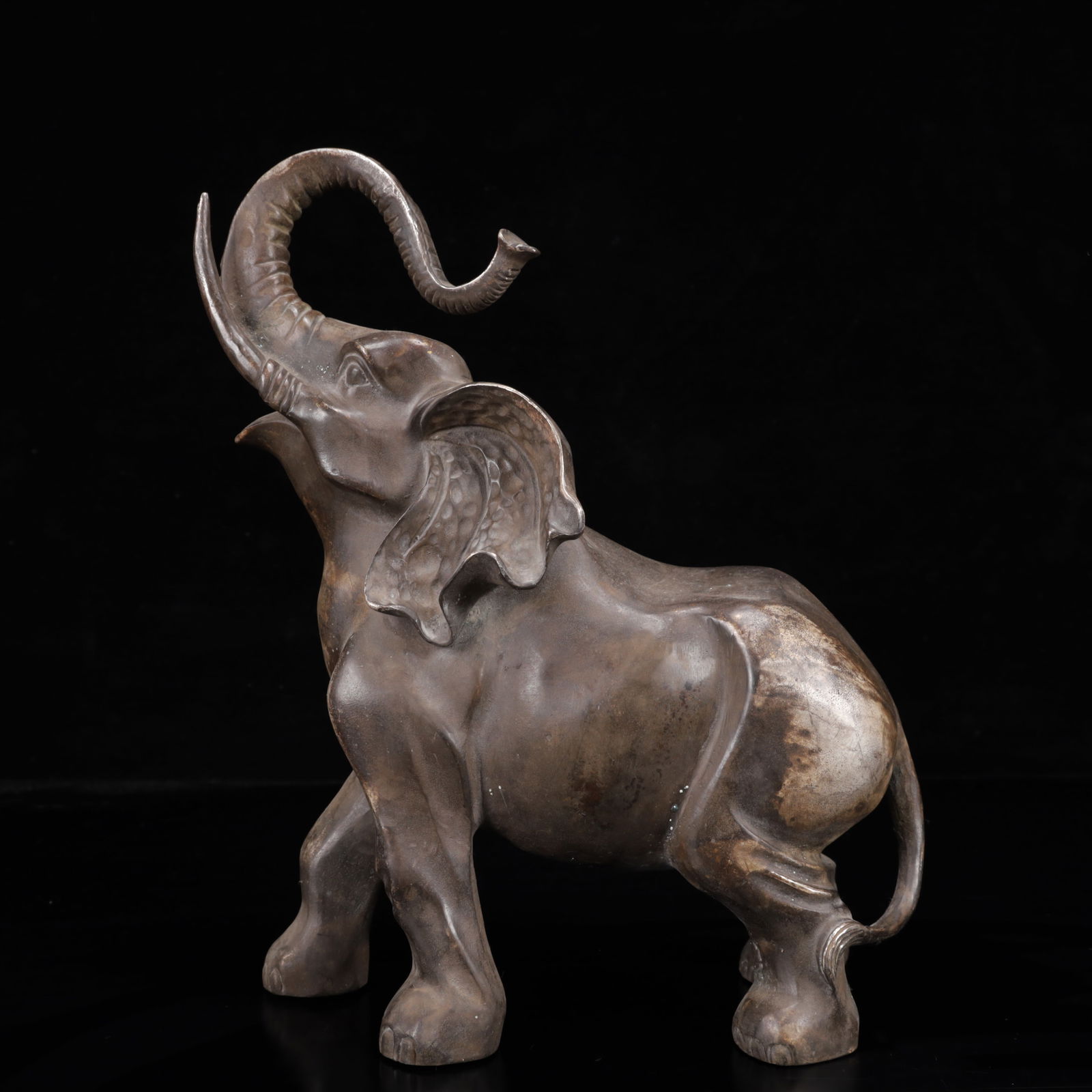 An Exquisite Silver Elephant Ornament - 6