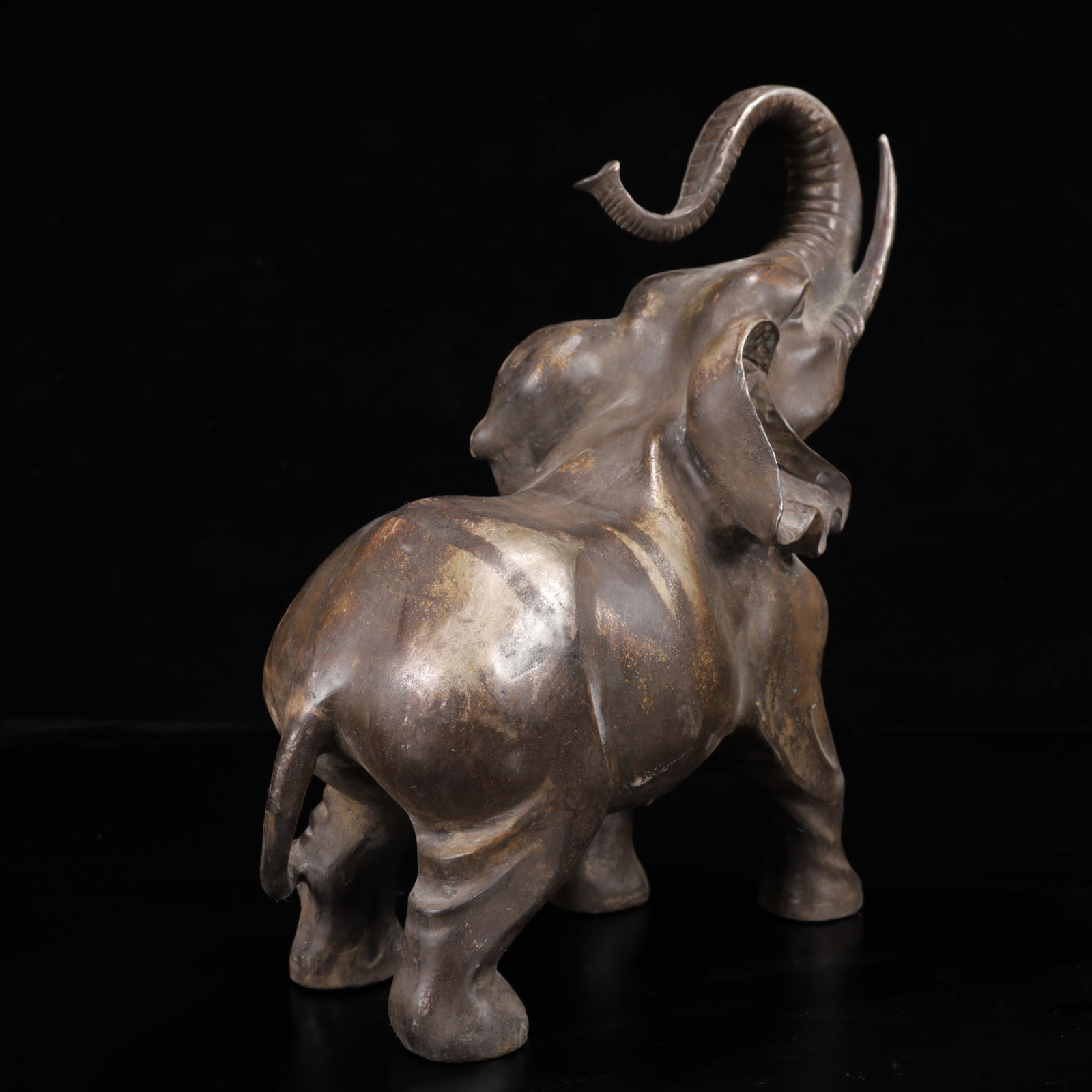 An Exquisite Silver Elephant Ornament - 8