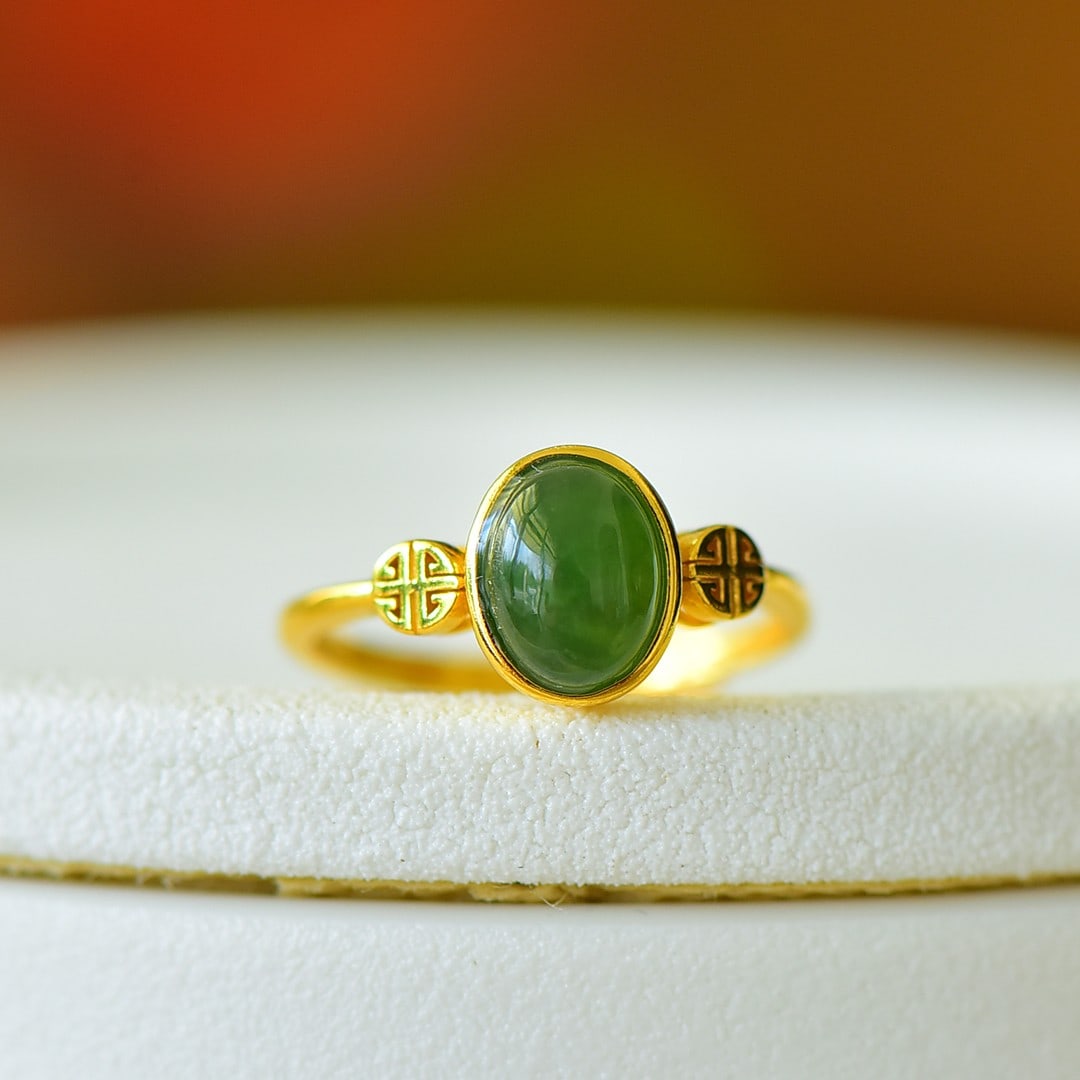 An Exquisite Sterling Silver-Gold Plated Inlaid Jasper Ring: An Exquisite Sterling Silver-Gold Plated Inlaid Jasper Ring,Size:0.2inx0.3in 纯银镀金镶碧玉戒指