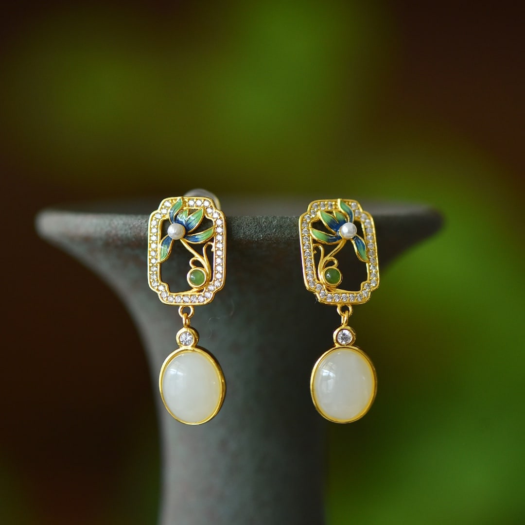 A Pair of Exquisite Sterling Silver-Gold Plated Inlaid White Jade Earrings,Inlaid Diamond: A Pair of Exquisite Sterling Silver-Gold Plated Inlaid White Jade Earrings,Inlaid Diamond,Size:0.3inx0.4in 
