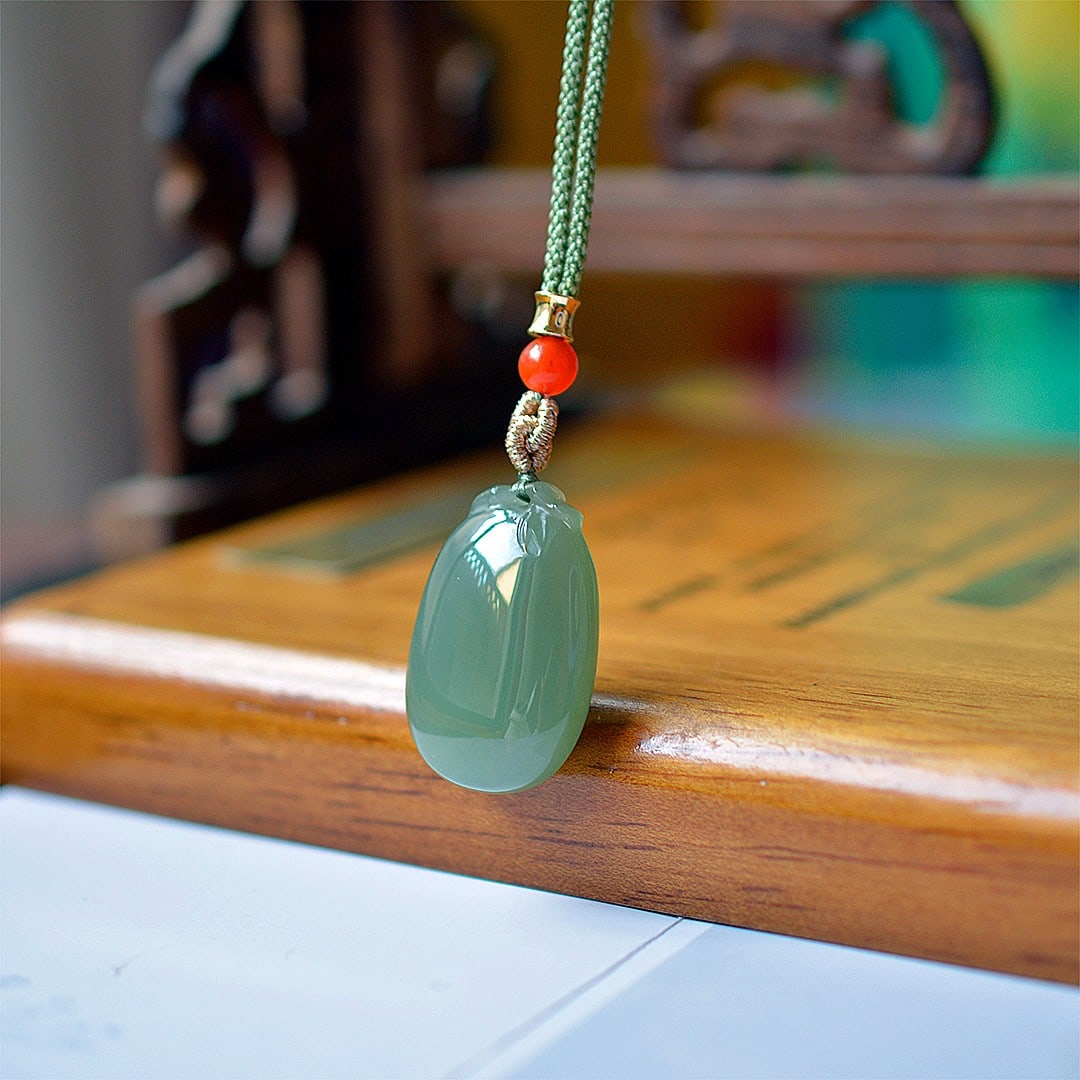 An Exquisite Greenish Jade Pendant: An Exquisite Greenish Jade Pendant,Size:0.8inx1.2in 青玉挂件