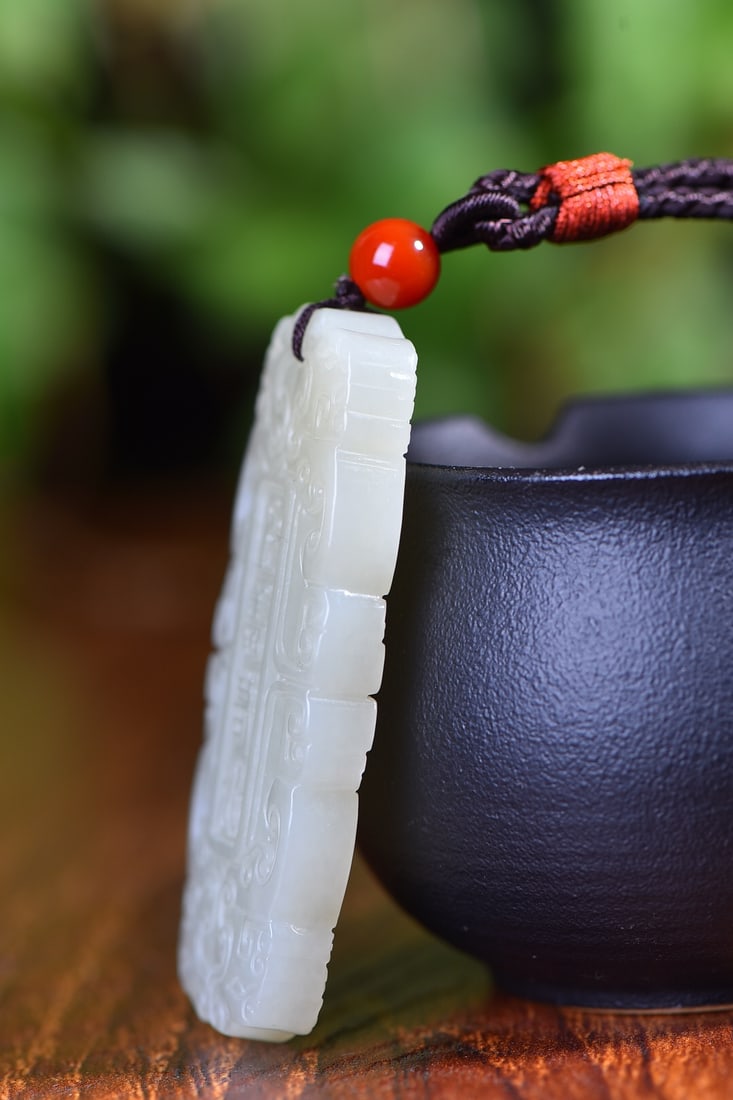 An Exquisite White Jade Pendant - 4