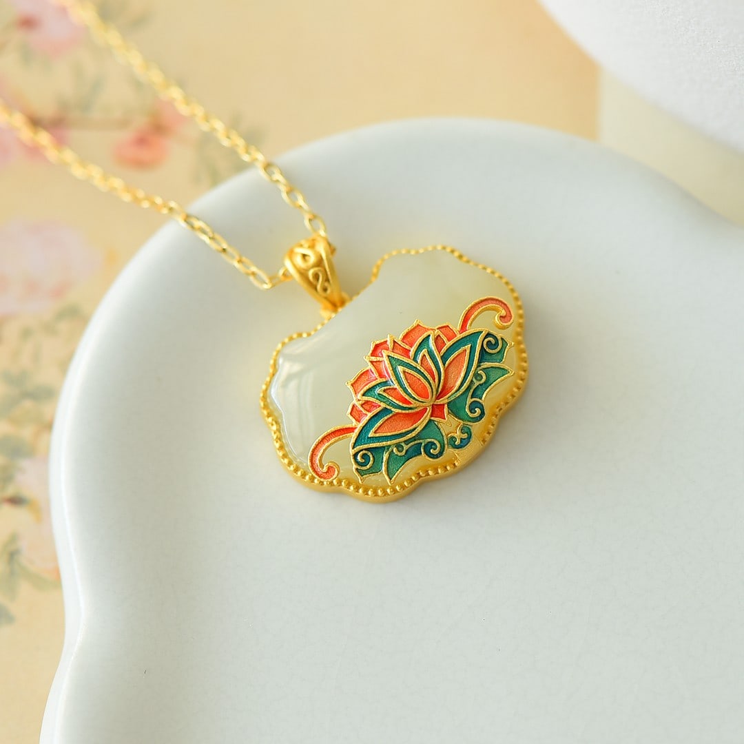 An Exquisite Sterling Silver-Gold Plated Inlaid White Jade Pendant: An Exquisite Sterling Silver-Gold Plated Inlaid White Jade Pendant 纯银镀金镶白玉吊坠