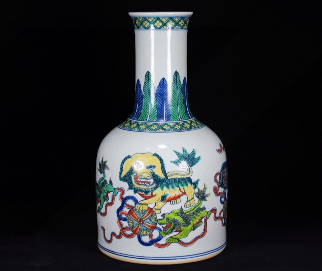 A Rare Doucai Lion Pattern Vase - 2