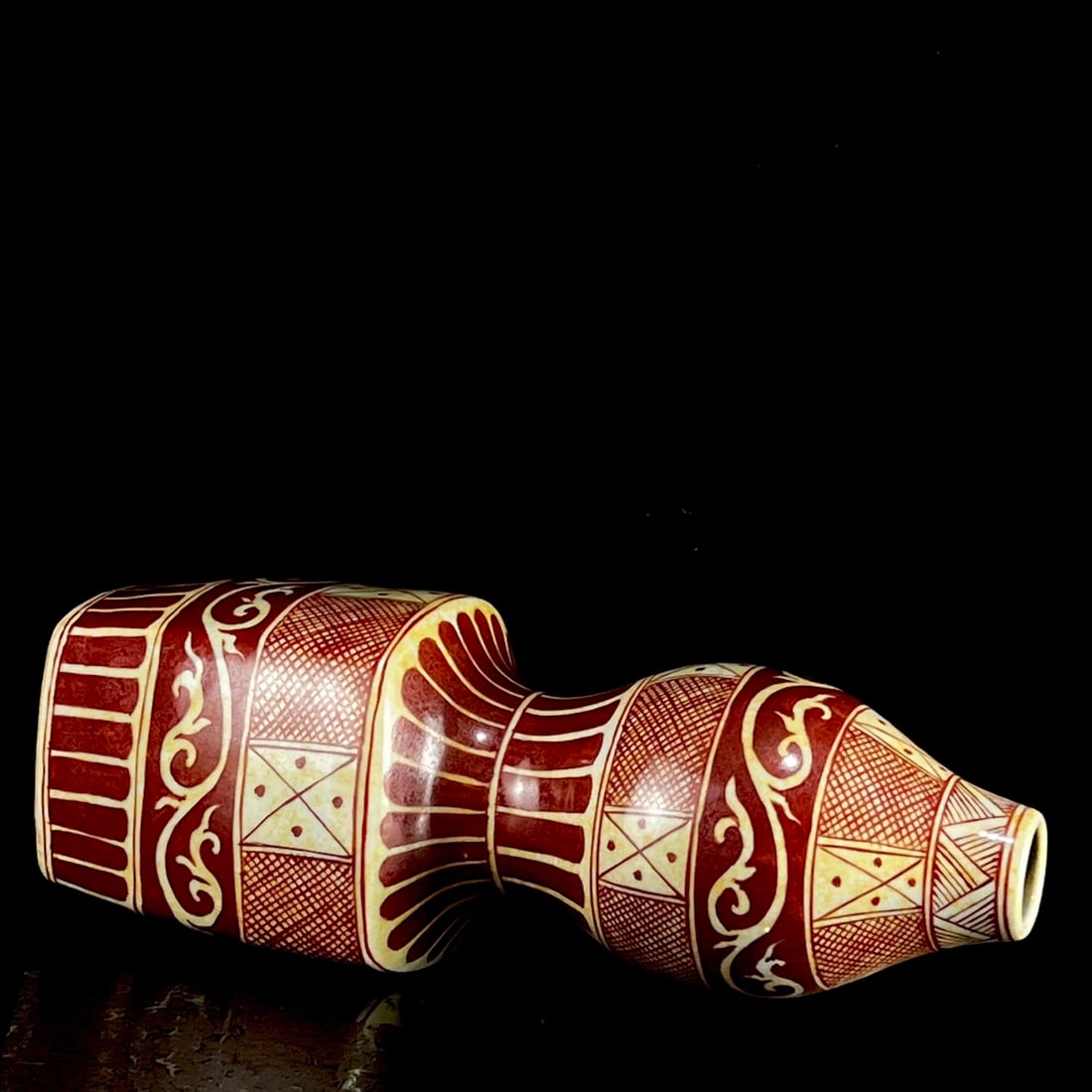 A Rare Red Glazed Scroll Grass Pattern Gourd-Shaped Vase - 7