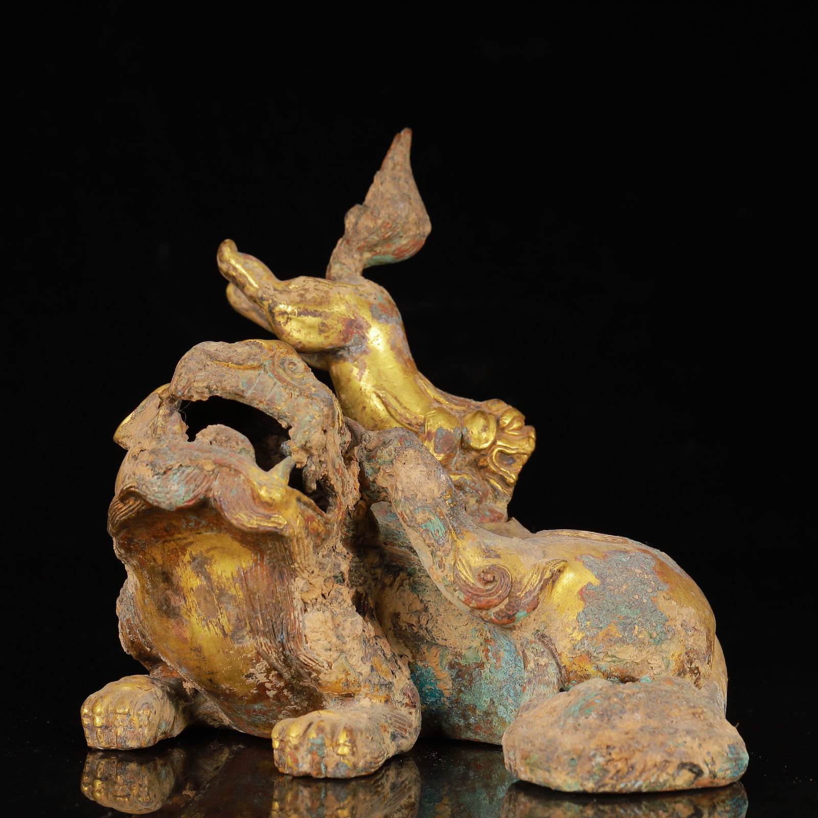 An Exquisite Gilt Bronze Auspicious Beast Ornament (1 of 12)
