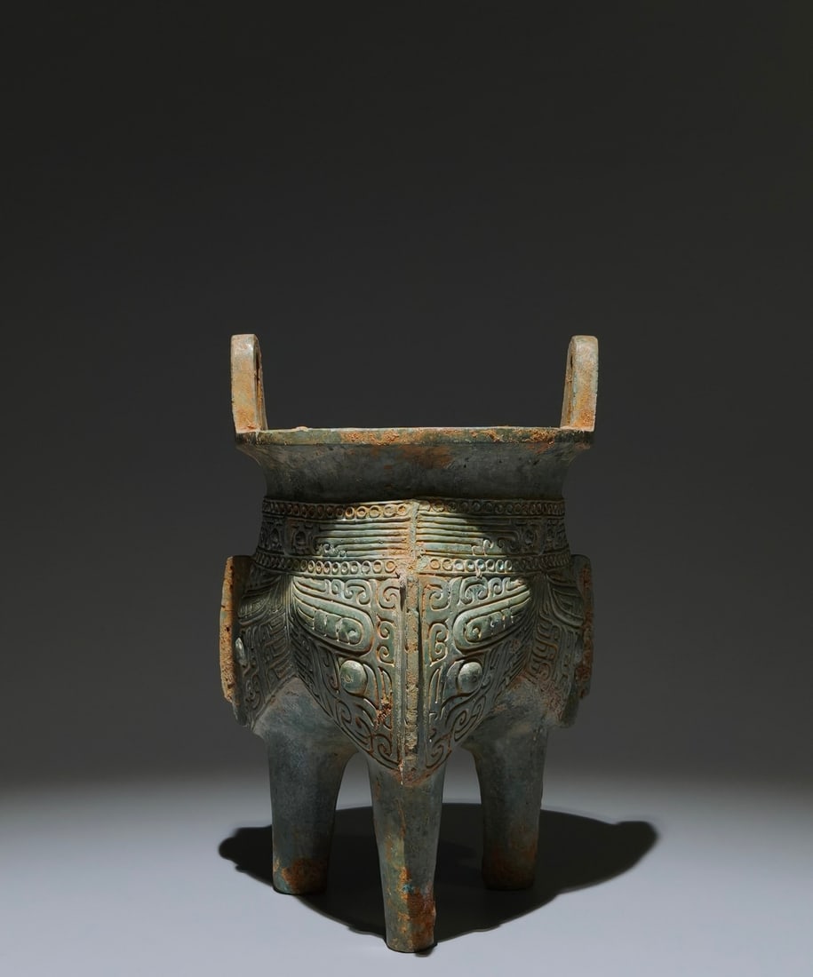 An Archaic Bronze Beast-Face Pattern Double-Ears and Tripod Food Vessel (1 of 9)