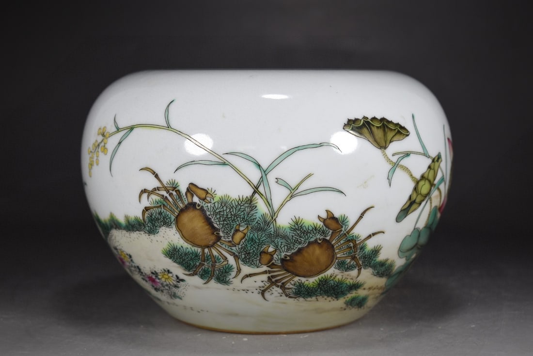 An Exquisite Famille-Rose Lotus and Crab Pattern Apple-Shaped Jar,With Poem (1 of 9)