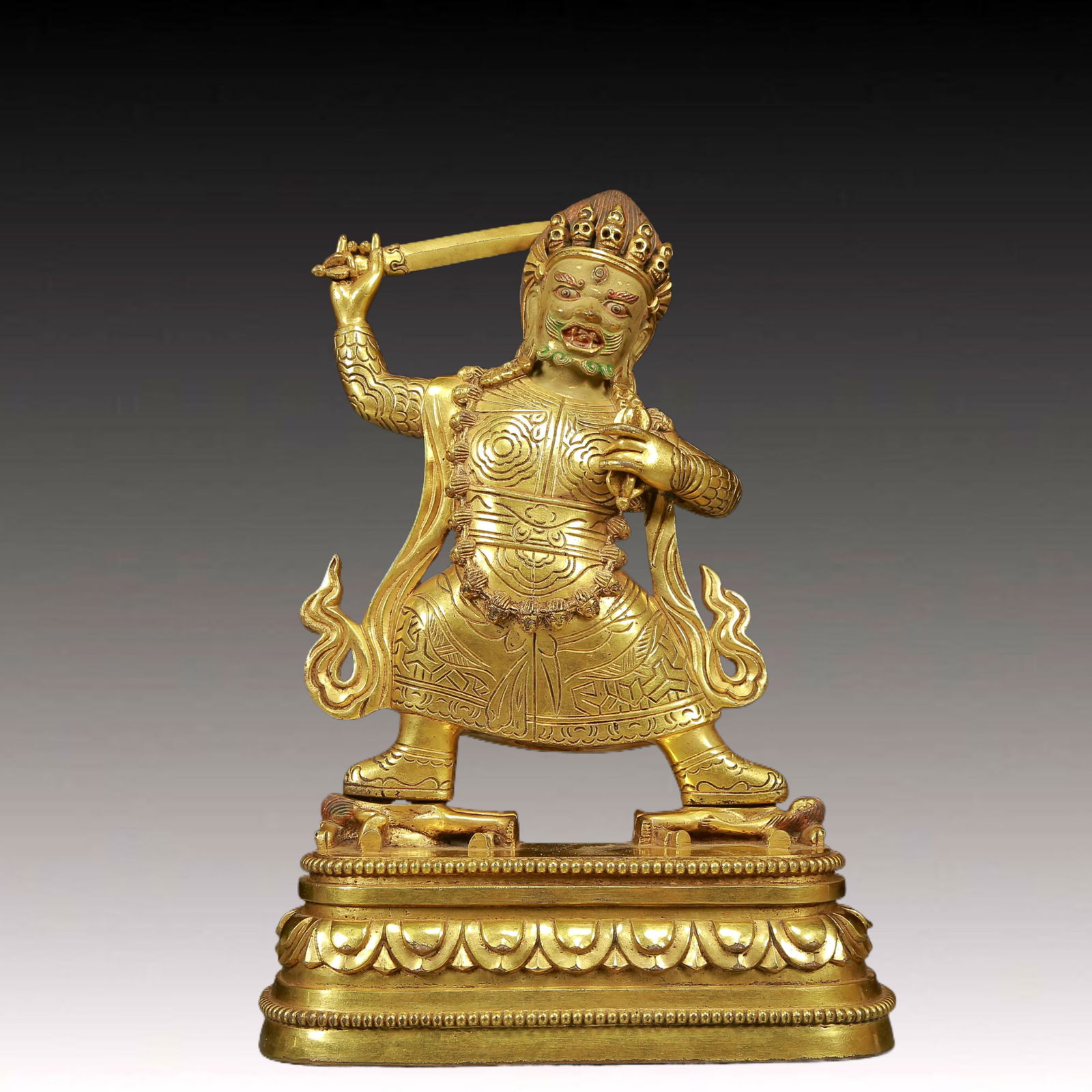 A Solemn Gilt Bronze Statue of Heavenly King: A Solemn Gilt Bronze Statue of Heavenly King,Ming Dynasty, China,Size:9.4inx5.1inx13.8in,Weight:6405g 铜鎏金天王像，明代