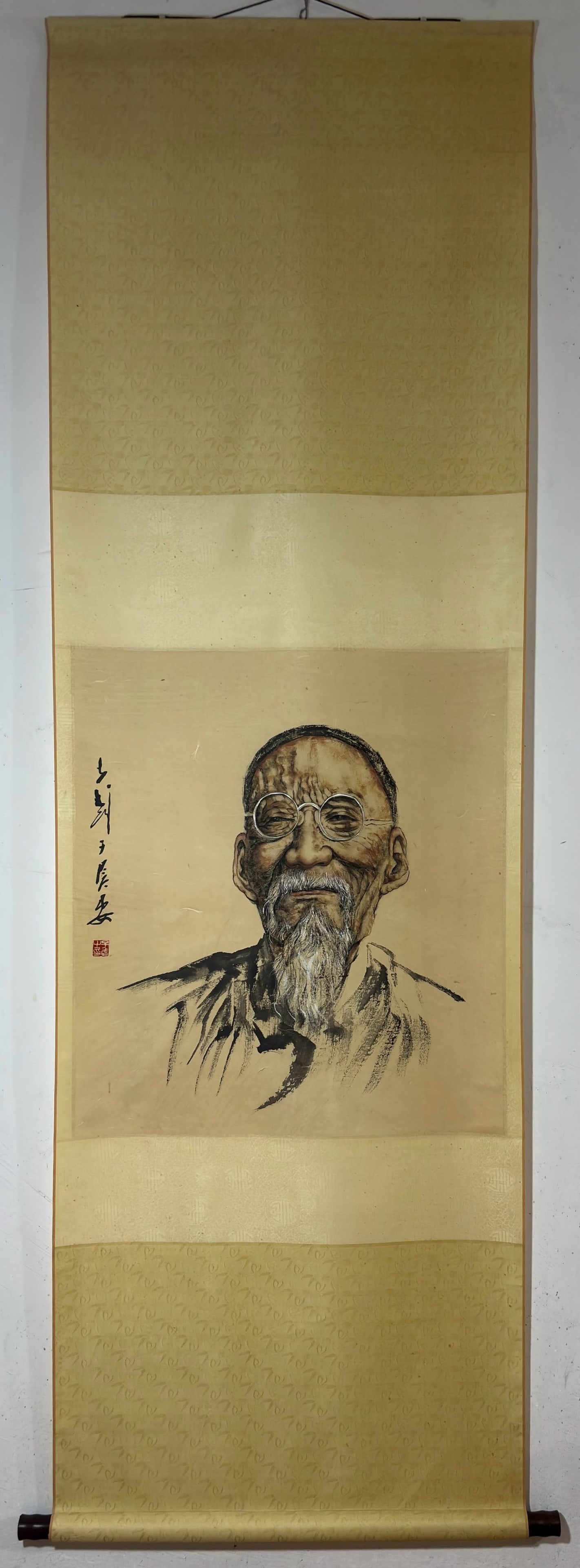 A Chinese Vertical Scroll Ink Painting of Figure on Paper,Wang Ziwu: A Chinese Vertical Scroll Ink Painting of Figure on Paper,Wang Ziwu,Size:(Without frame)27inx24in 一幅中国水墨人物画立轴,王é