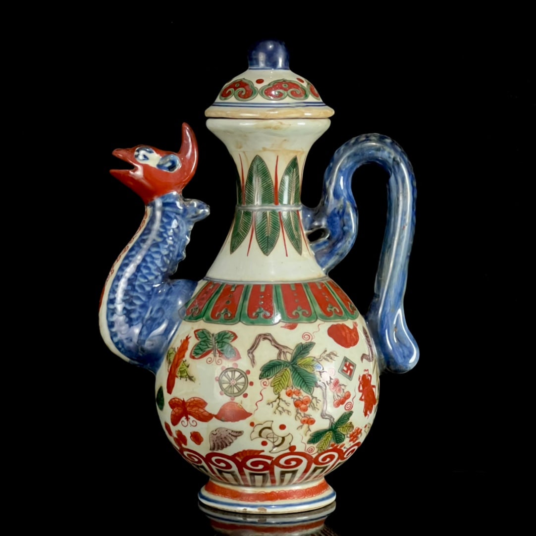 An Exquisite Wucai Insect and Fruit Pattern Phoenix-head Ewer (1 of 9)