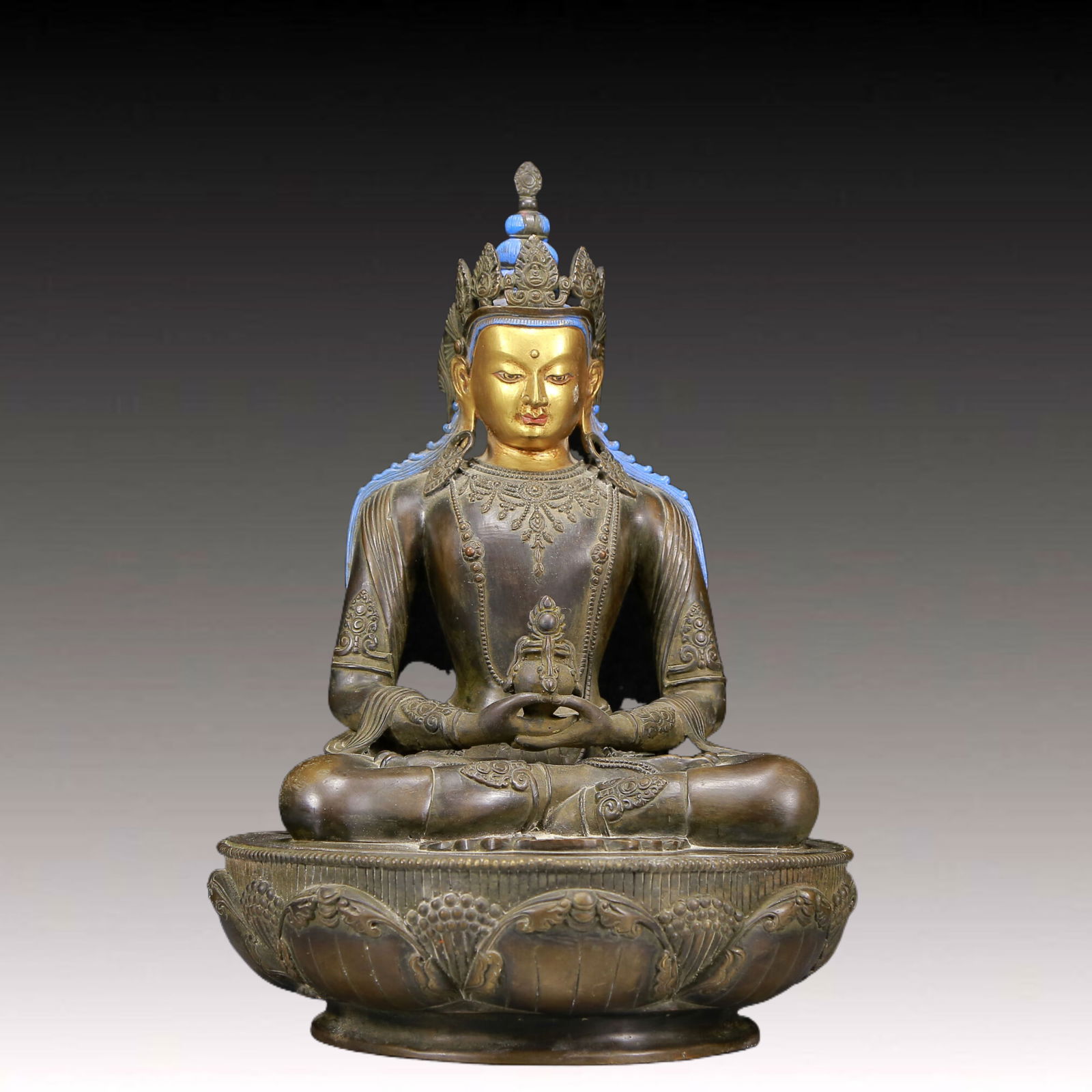A Solemn Gilt Bronze Statue of Amitayus (1 of 10)