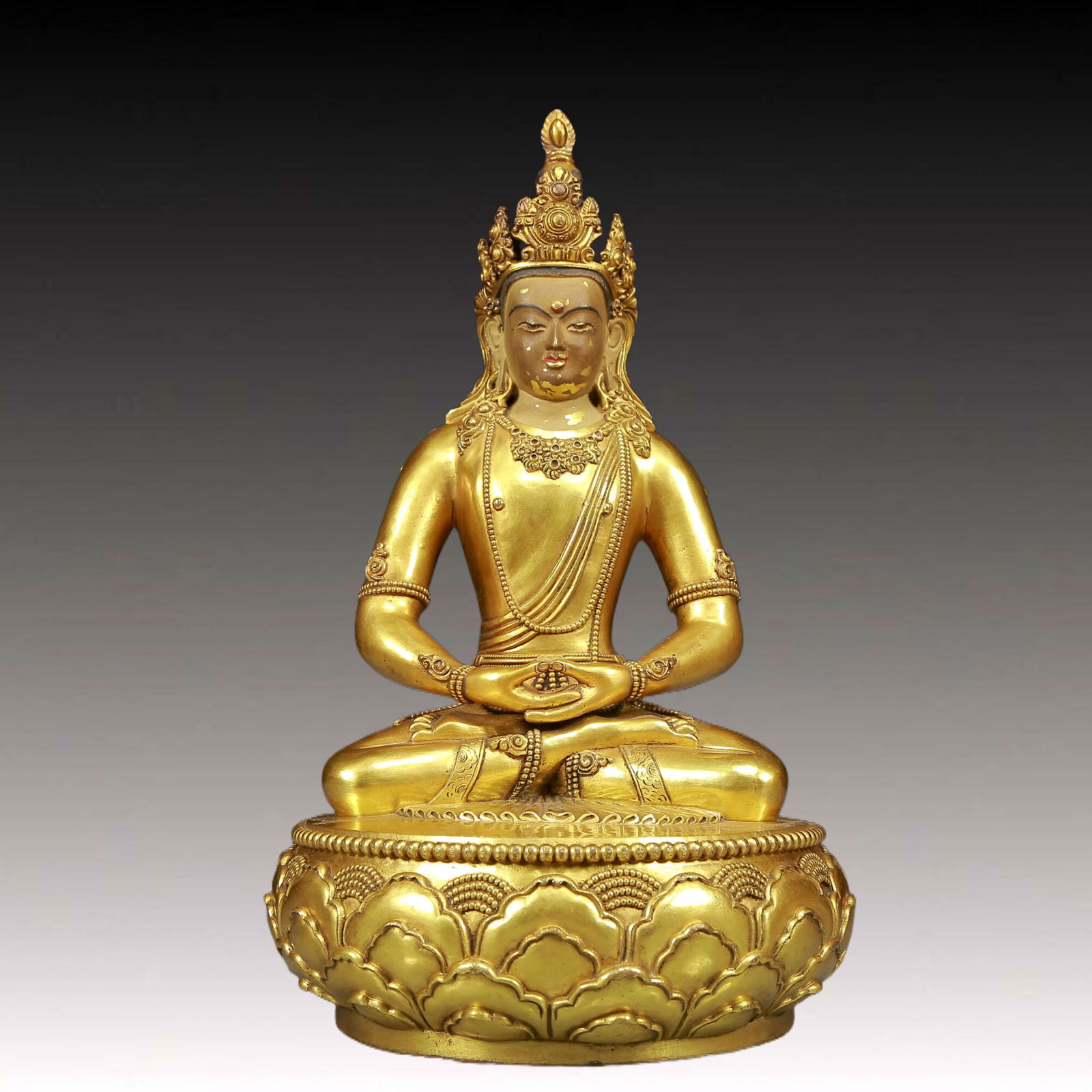 A Solemn Gilt Bronze Statue of Amitayus: A Solemn Gilt Bronze Statue of Amitayus,Ming Dynasty, China,Size:7.5inx13in,Weight:6665g 铜鎏金无量寿佛像，明代