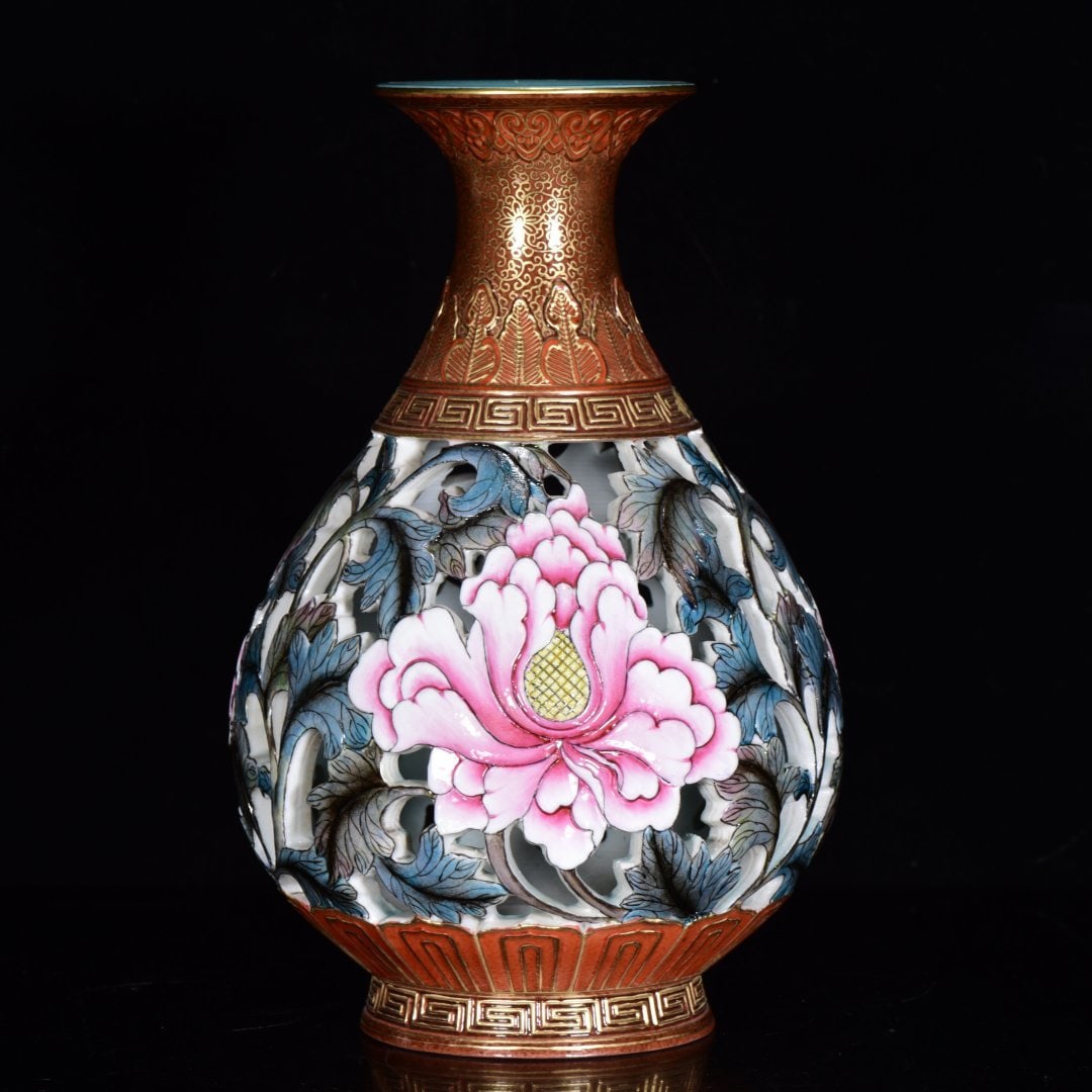 An Exquisite Famille-Rose Painted Gold Hollow Peony Pattern Vase (1 of 9)