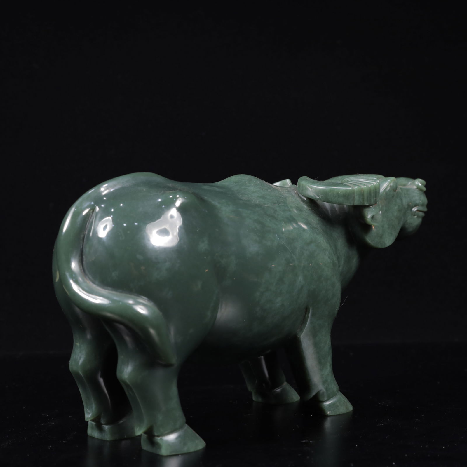 An Exquisite Jasper Buffalo Pattern Ornament - 11