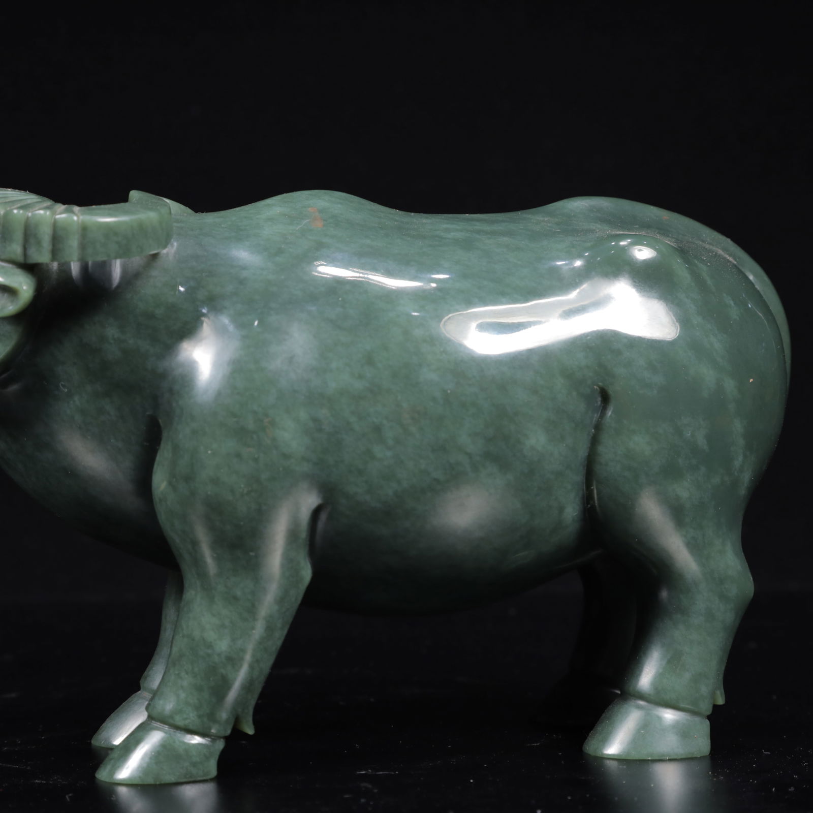 An Exquisite Jasper Buffalo Pattern Ornament - 8