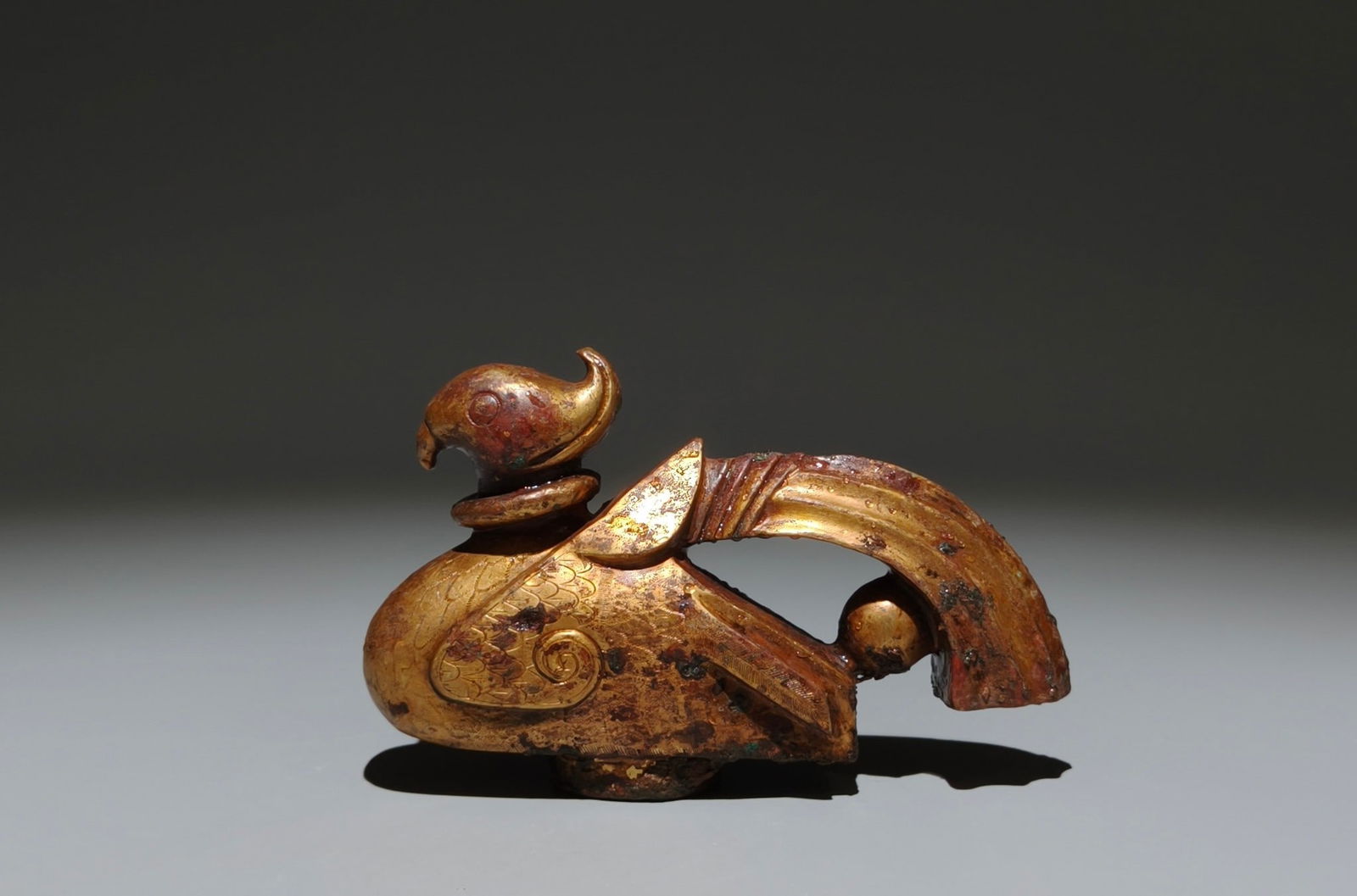 An Exquisite Gilt Bronze Bird-Shaped Pommel (1 of 9)