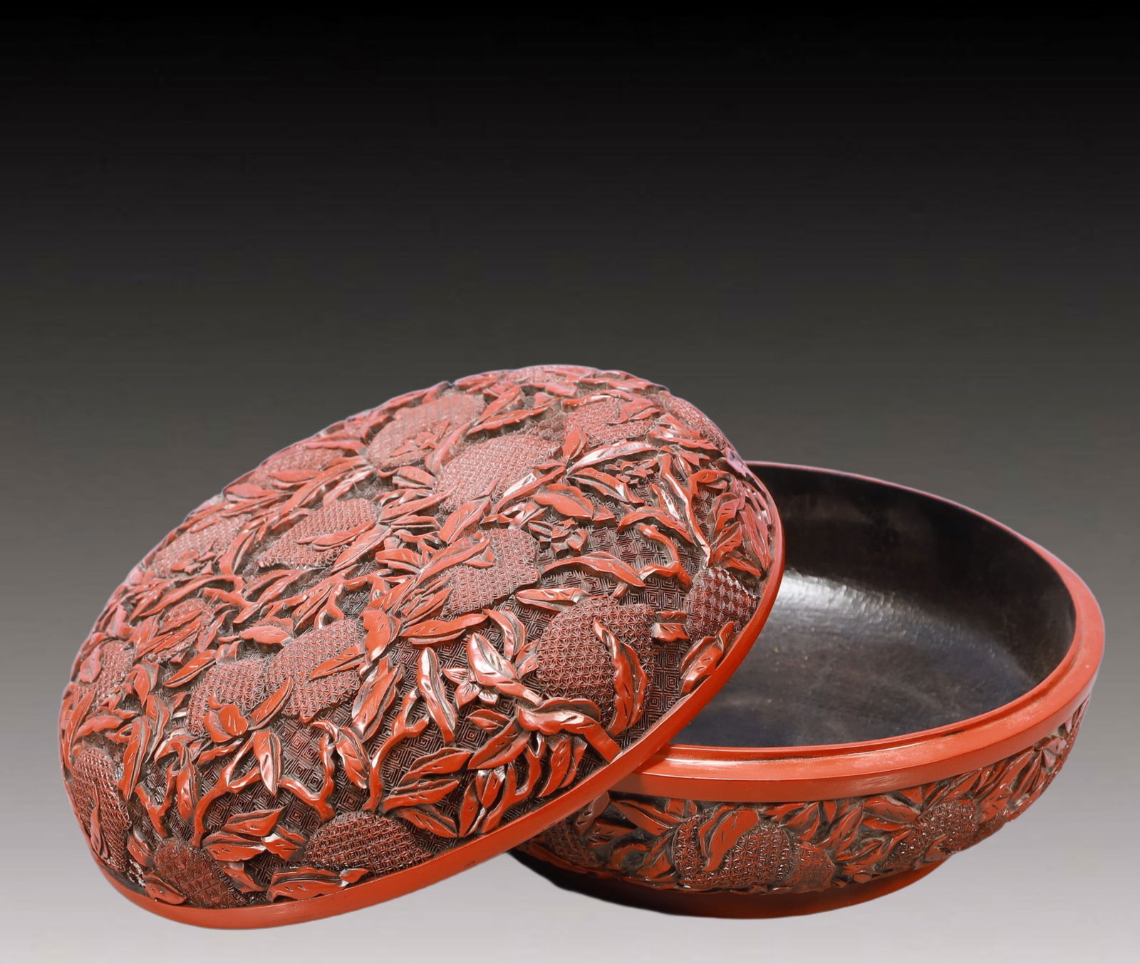 An Exquisite Carved Red Lacquer Peach Pattern Box - 5