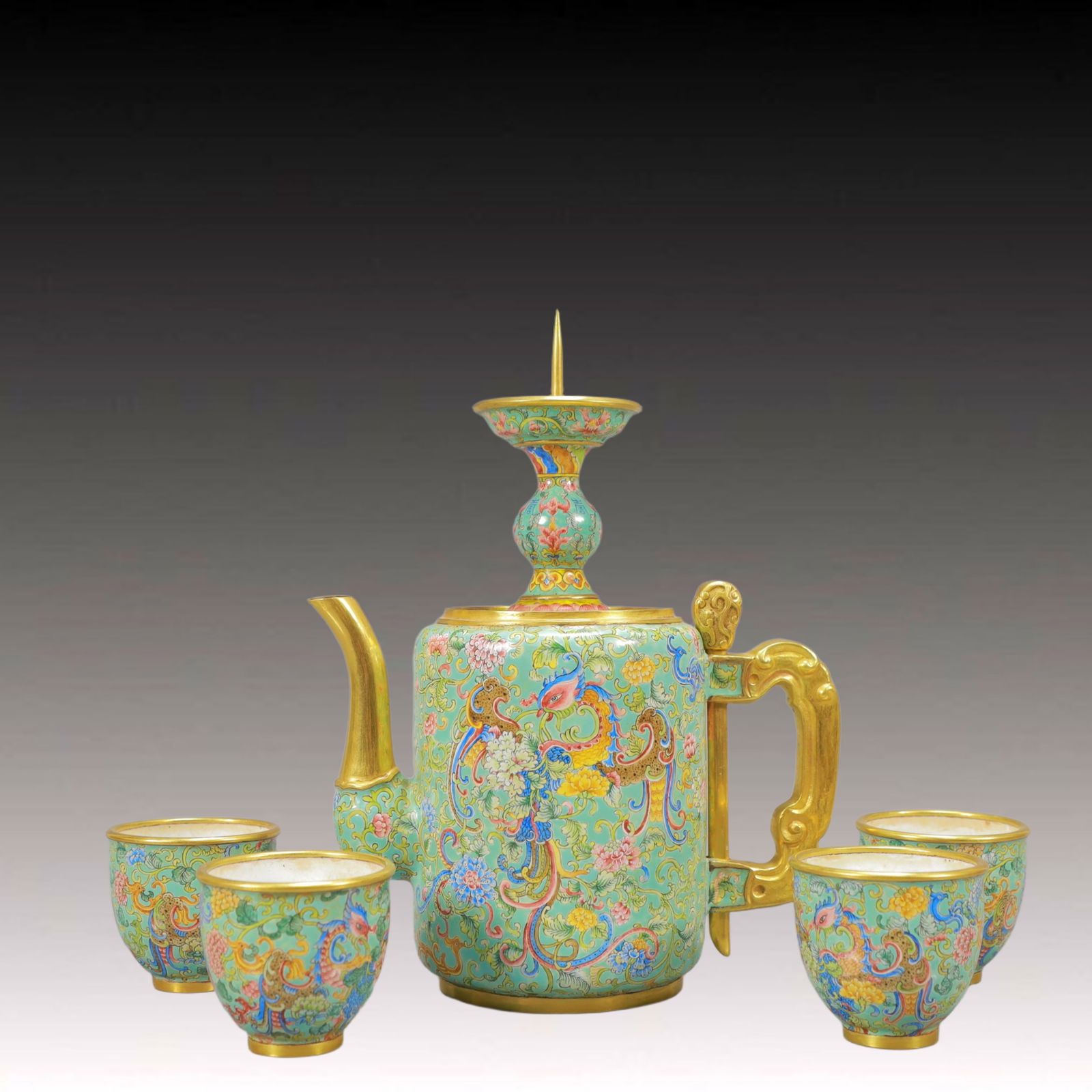 A Set of Fine Painted Enamel Flower and Phoenix Pattern Ewer: A Set of Fine Painted Enamel Flower and Phoenix Pattern Ewer,Qing Dynasty, China,Qianlong Four-character Mark,Size:(Ewer)6.7inx3.5inx9.1in,(Cup)2.2inx2in*4,Total Weight:1100g 