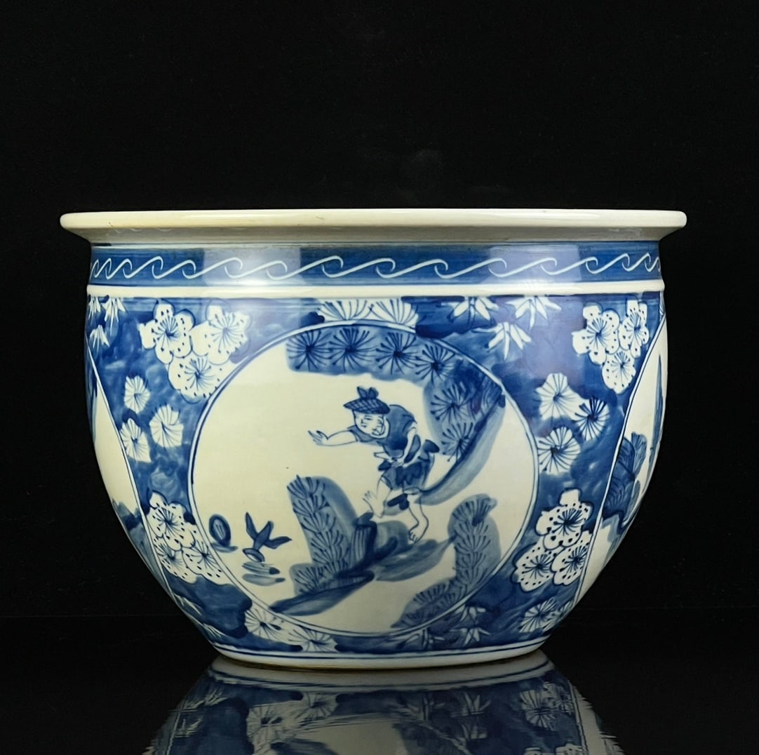 An Exquisite Blue and White Character and Story Pattern Vat: An Exquisite Blue and White Character and Story Pattern Vat,Qing Dynasty, China,Kangxi Six-character Mark,Size:5.7inx8.1in 青花人物故事纹缸,中