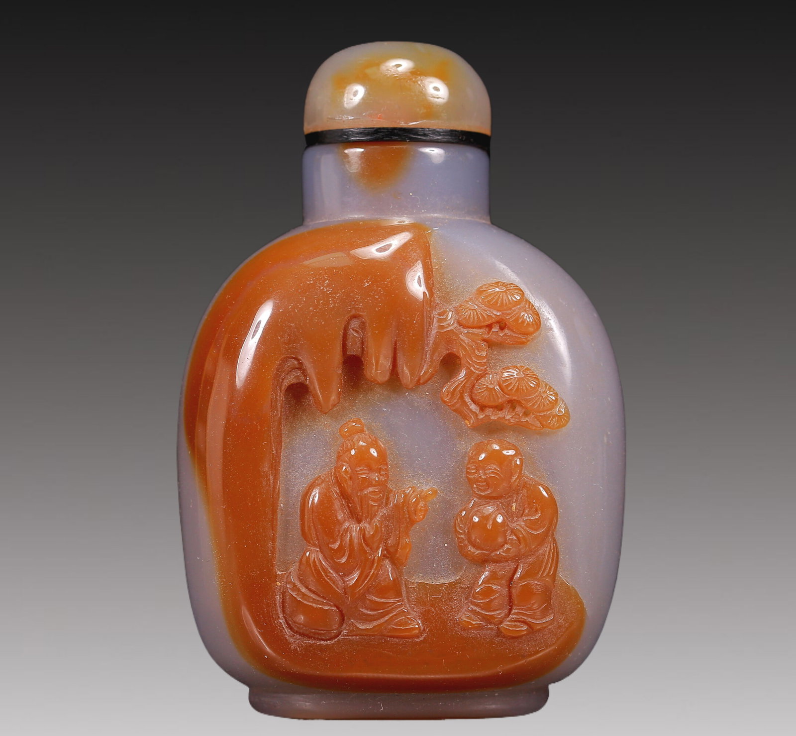 An Agate 'Figure' Snuff Bottle (1 of 8)