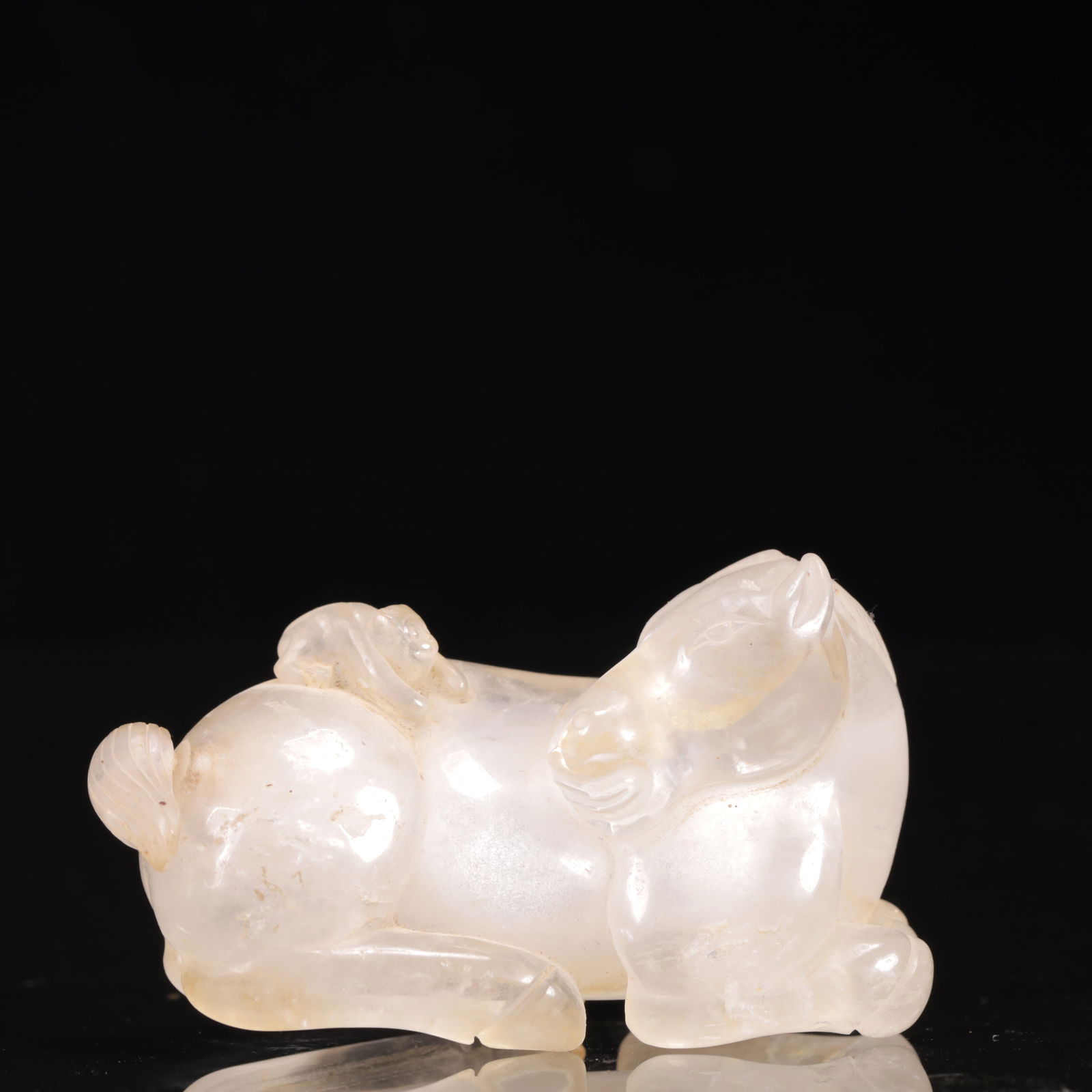 An Exquisite Crystal House Ornament (1 of 9)