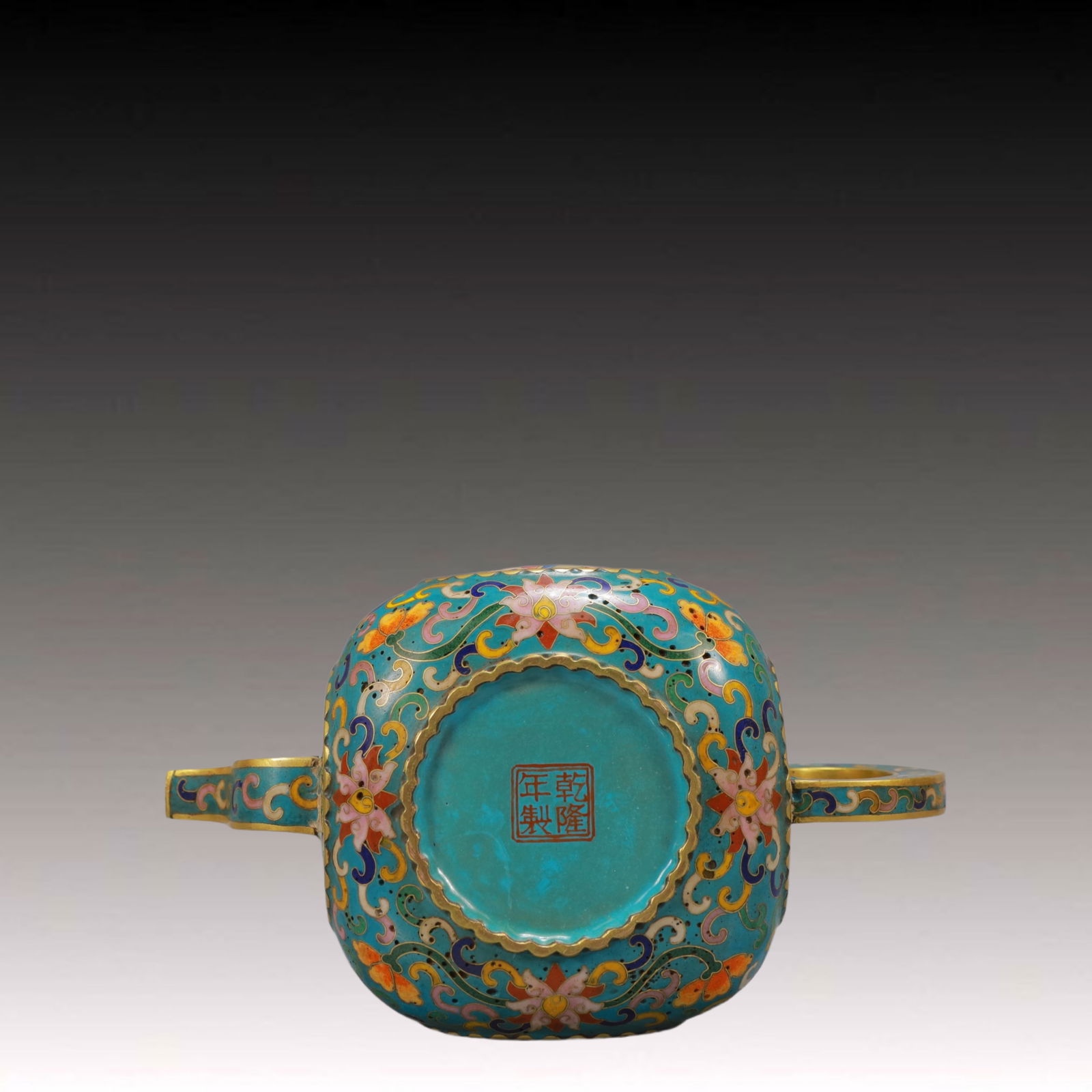 An Exquisite Painted Enamel Figure Pattern Ewer - 10