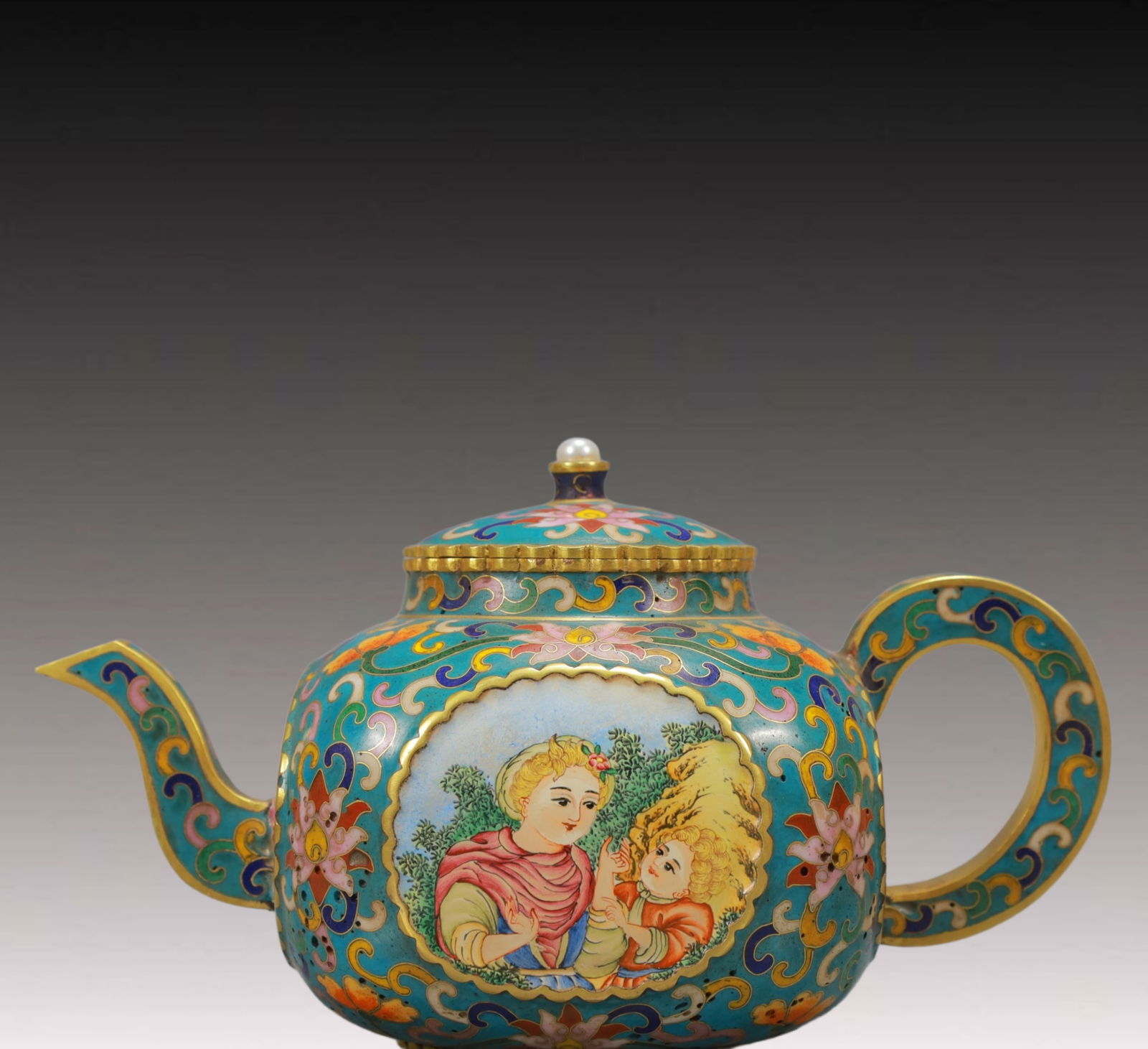 An Exquisite Painted Enamel Figure Pattern Ewer - 5