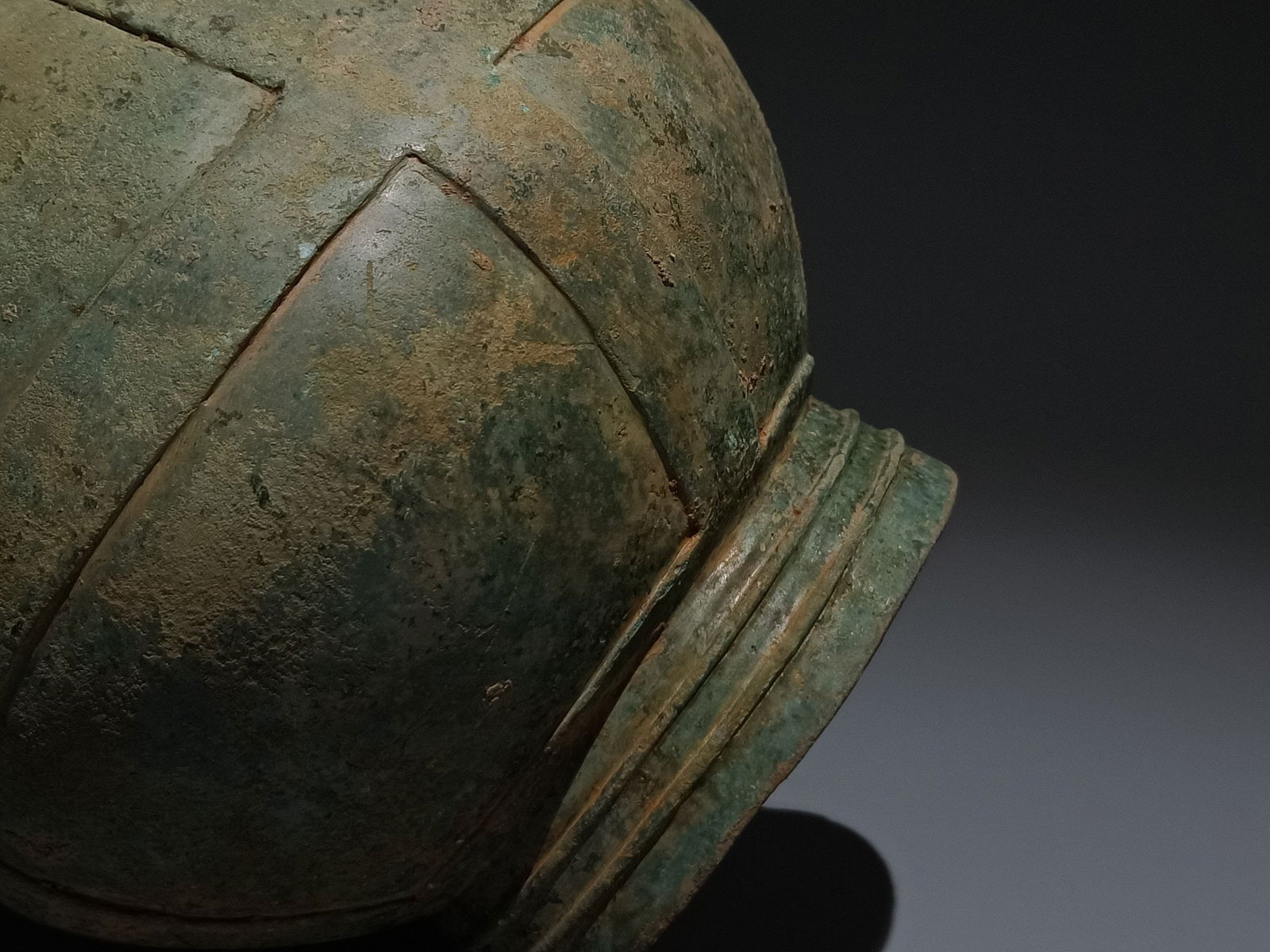 An Archaic Bronze Beast-Face Pattern Ewer - 6