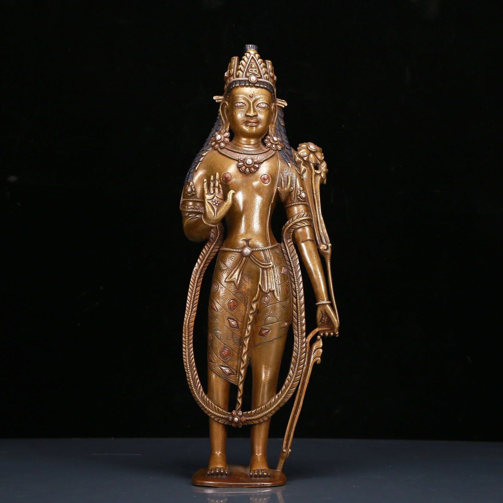 An Exquisite Alloy Copper lnlaid Gems Statue of Avalokitesvara: An Exquisite Alloy Copper lnlaid Gems Statue of Avalokitesvara,Ming Dynasty, China,Size:5.1inx2.8inx14.6in,Weight:2810g 