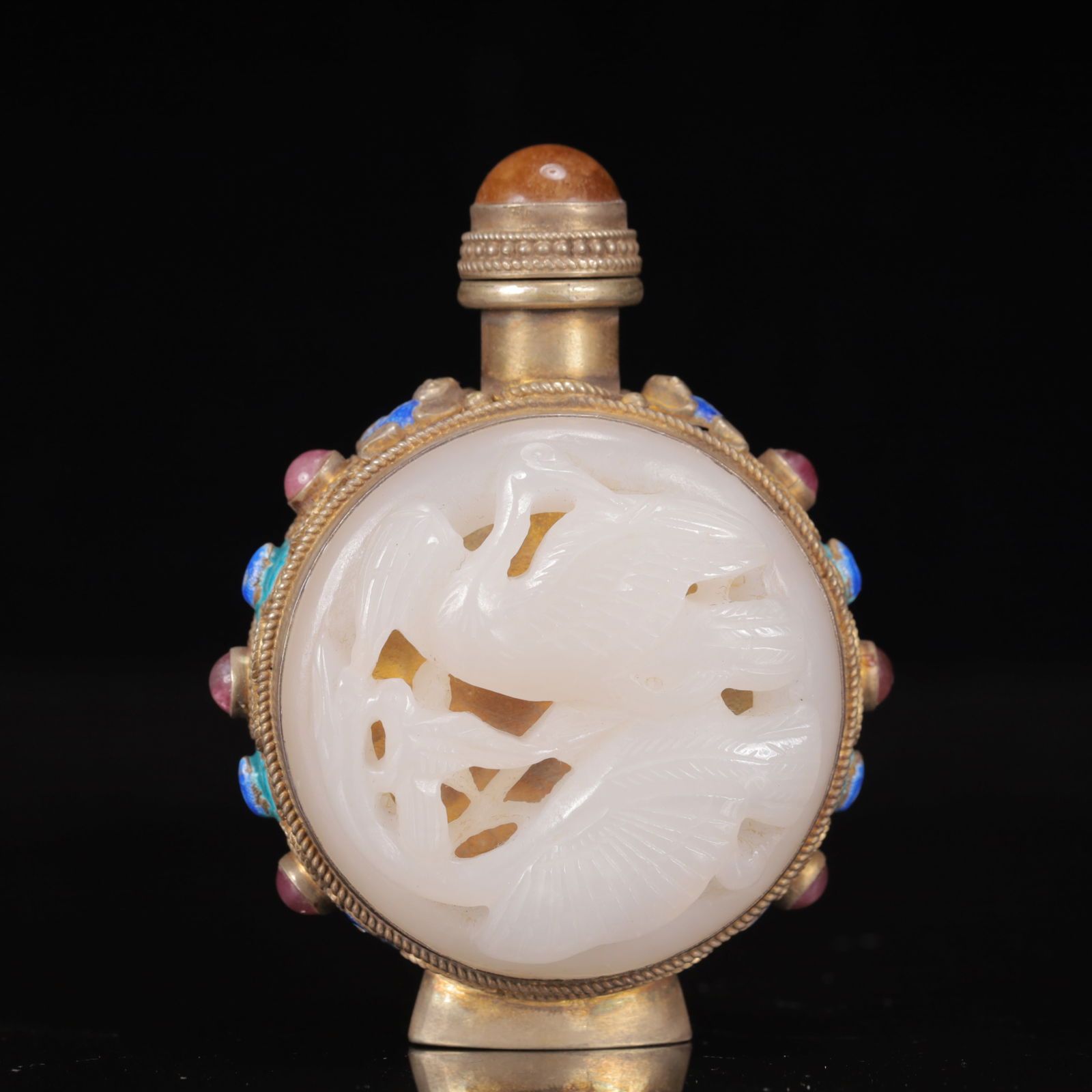 An Exquisite Silver Inlaid White Jade Crane Snuff Bottle,Inlaid Gems: An Exquisite Silver Inlaid White Jade Crane Snuff Bottle,Inlaid Gems,Qing Dynasty, China,Size:2.4inx1.6inx2.8in,Weight:146g 