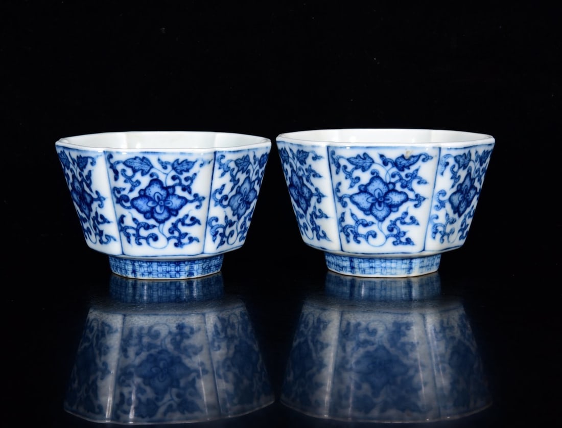 A Pair of Exquisite Blue and White Lotus Pattern Cups: A Pair of Exquisite Blue and White Lotus Pattern Cups,Qing Dynasty, China,Yongzheng Six-character Mark,Size:2.2inx3.1in 