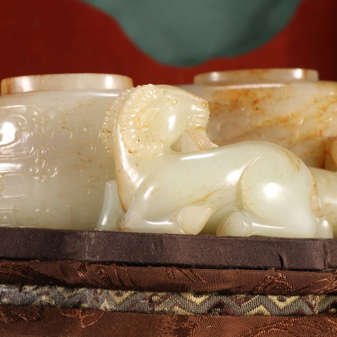 An Exquisite White Jade Sheep Pattern Water Pot - 2
