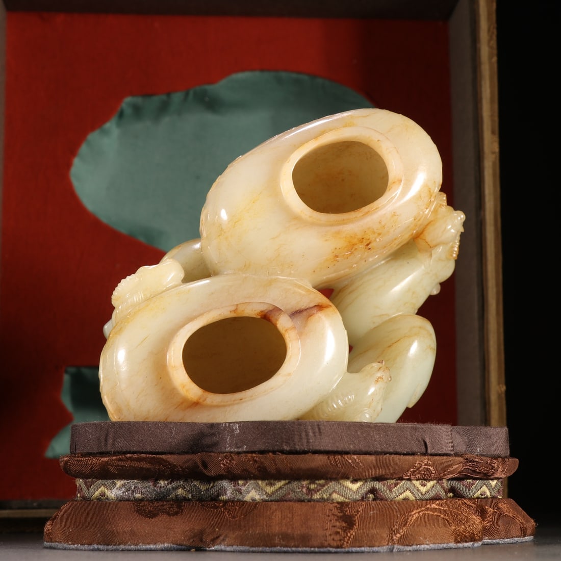 An Exquisite White Jade Sheep Pattern Water Pot - 8