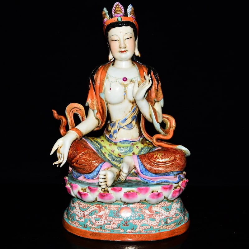 A Huge Famille-Rose Gilt Auspicious Cloud and Dragon Pattern Statue of Avalokitesvara: A Huge Famille-Rose Gilt Auspicious Cloud and Dragon Pattern Statue of Avalokitesvara,Qing Dynasty, China,Size:15.7inx8.7in 