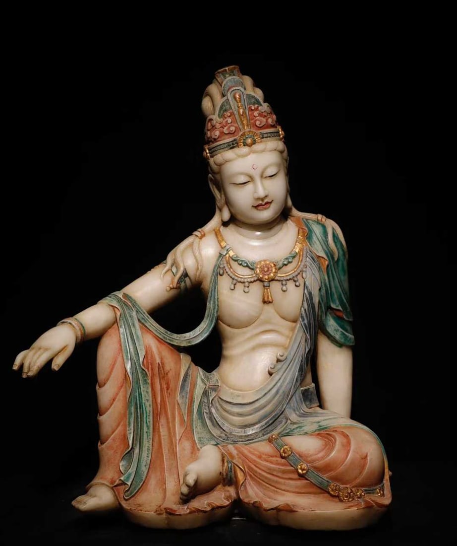 A Solemn Marble Painted Color Statue of Avalokitesvara: A Solemn Marble Painted Color Statue of Avalokitesvara,Song Dynasty,China,Size:32.3inx27.6inx16.9in 汉白玉彩绘观音像,中国宋代
