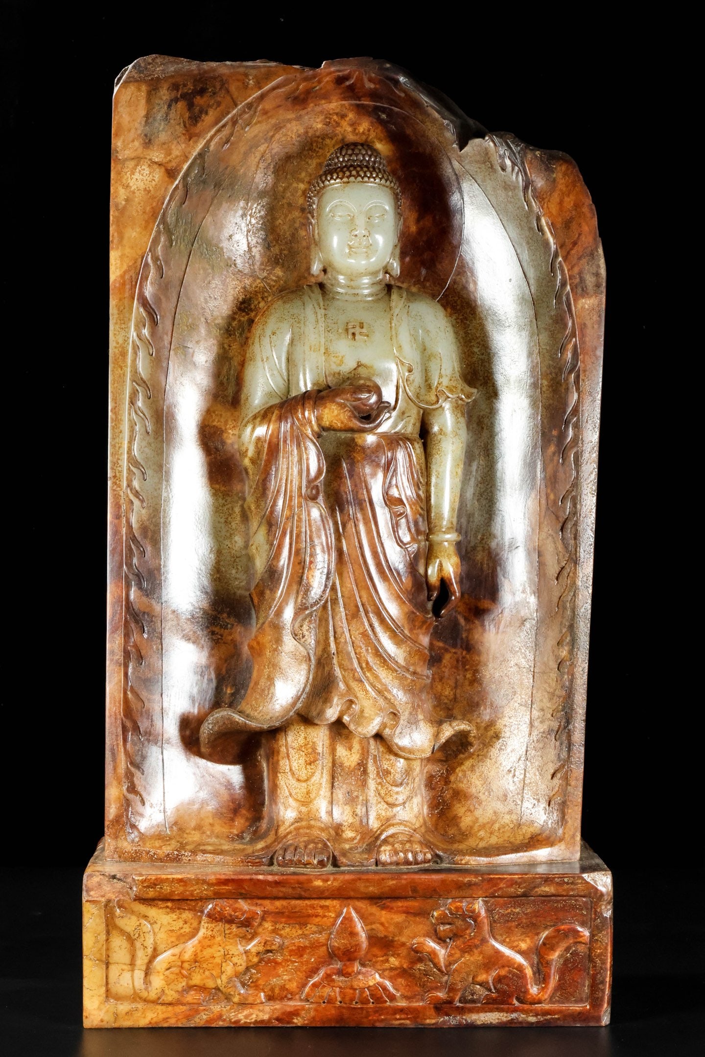 An Exquisite White Jade Buddha Statue (1 of 9)