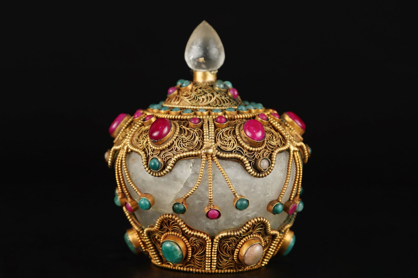 An Exquisite Crystal Cover Jar,Inlaid Gems (1 of 9)