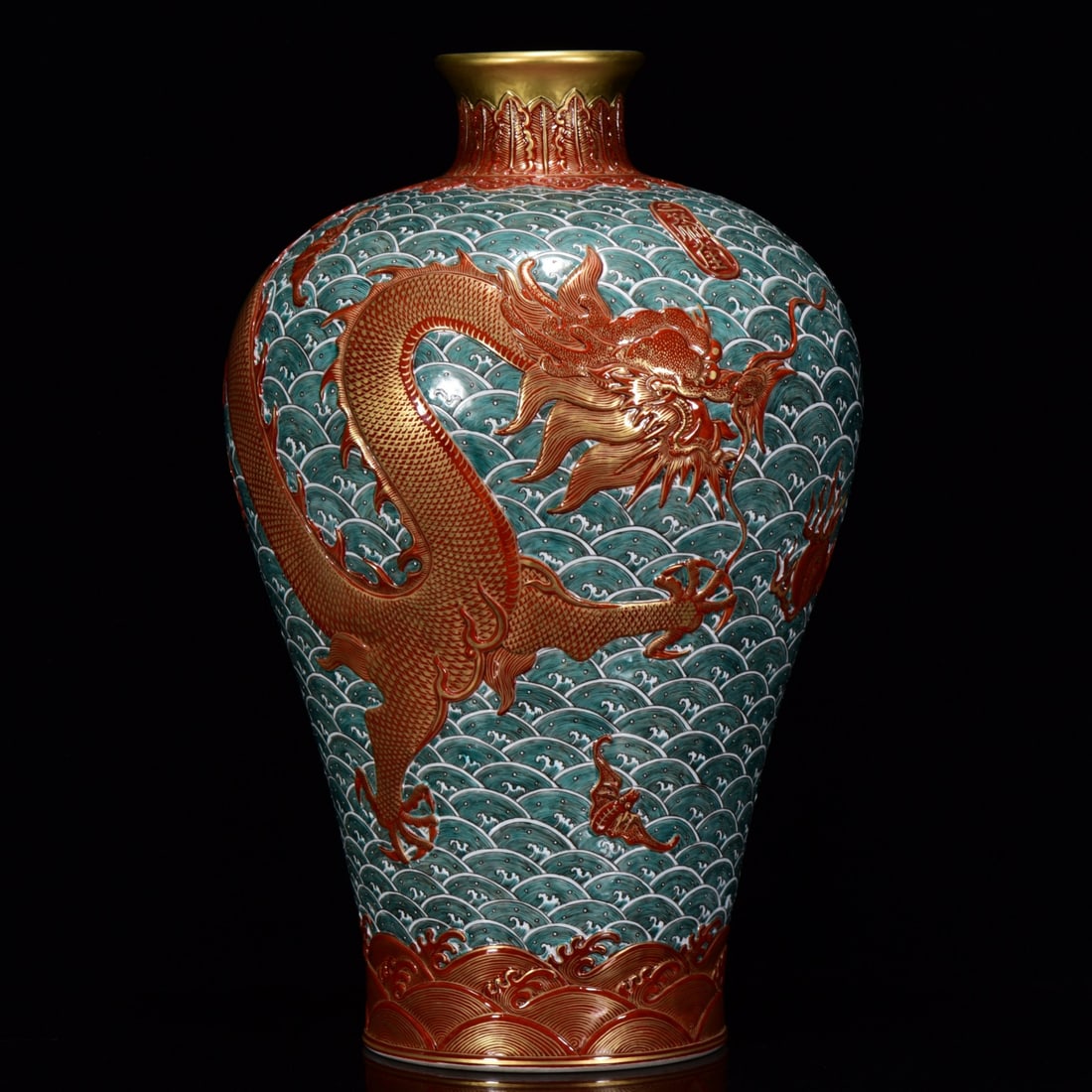 A Huge Enamel Gilt Seawater,Bats and Dragon Pattern Vase: A Huge Enamel Gilt Seawater,Bats and Dragon Pattern Vase,Qing Dynasty, China,Qianlong Six-character Mark,Size:19.3inx11.8in 珐琅彩鎏金海水蝙蝠(