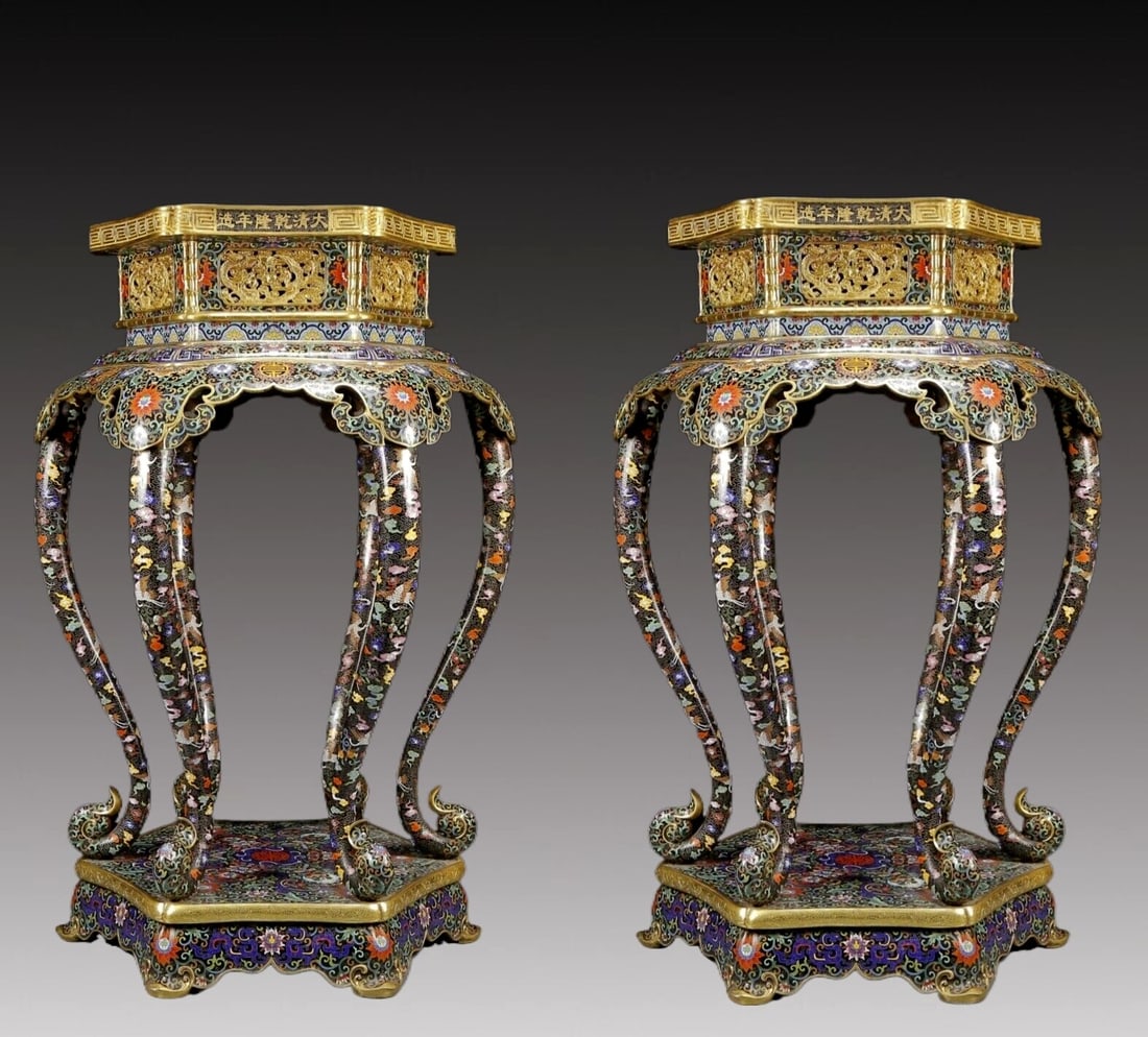 A Pair of Huge Cloisonne Auspicious Cloud and Crane Pattern Stools: A Pair of Huge Cloisonne Auspicious Cloud and Crane Pattern Stools,Qing Dynasty, China,Qianlong Six-character Mark,Size:19.7inx35in,Weight:157.80kg 一对景泰蓝祥