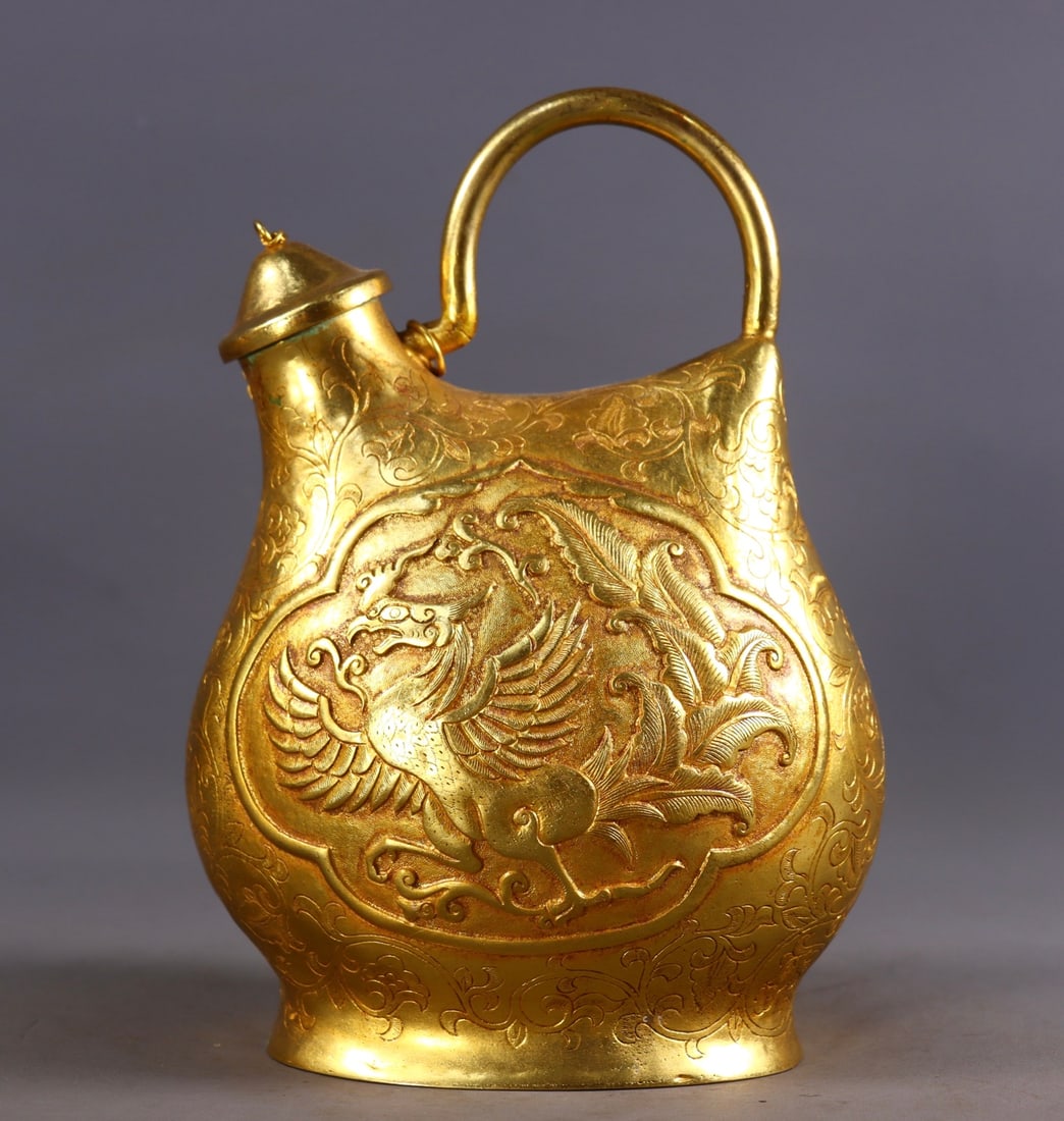 An Exquisite Gilt Bronze Phoenix Pattern Pot (1 of 9)