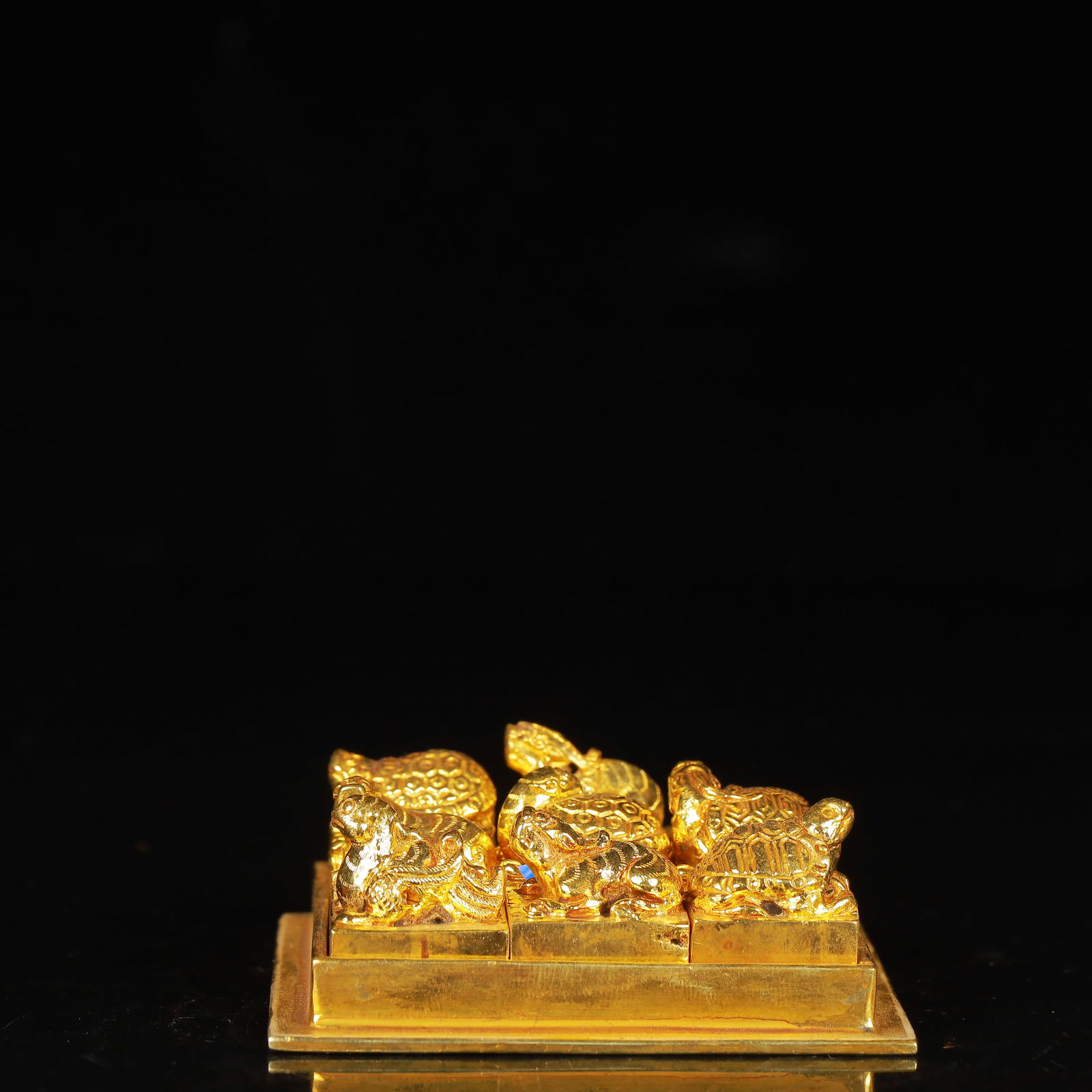 A Set of Fine Gilt Bronze Auspicious Beast Seals,with Poem: A Set of Fine Gilt Bronze Auspicious Beast Seals,with Poem,Qing Dynasty,China,Size:1.8inx4.7inx2,Weight:1226g 