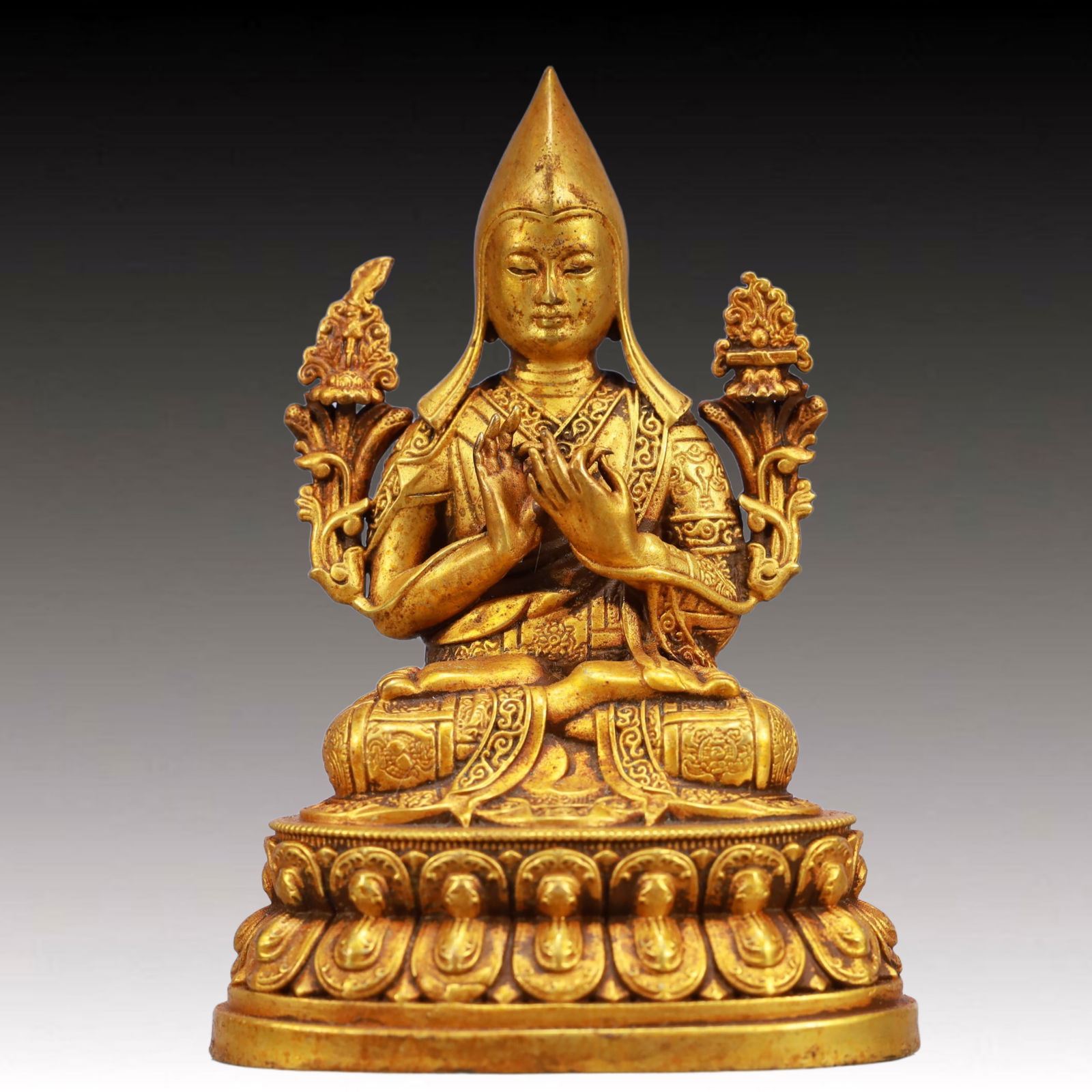 A Solemn Gilt Bronze Statue of Tsongkhapa: A Solemn Gilt Bronze Statue of Tsongkhapa,Qing Dynasty, China,Size:2.8inx2inx4in,Weight:692g 铜鎏金宗喀巴像,中国清代