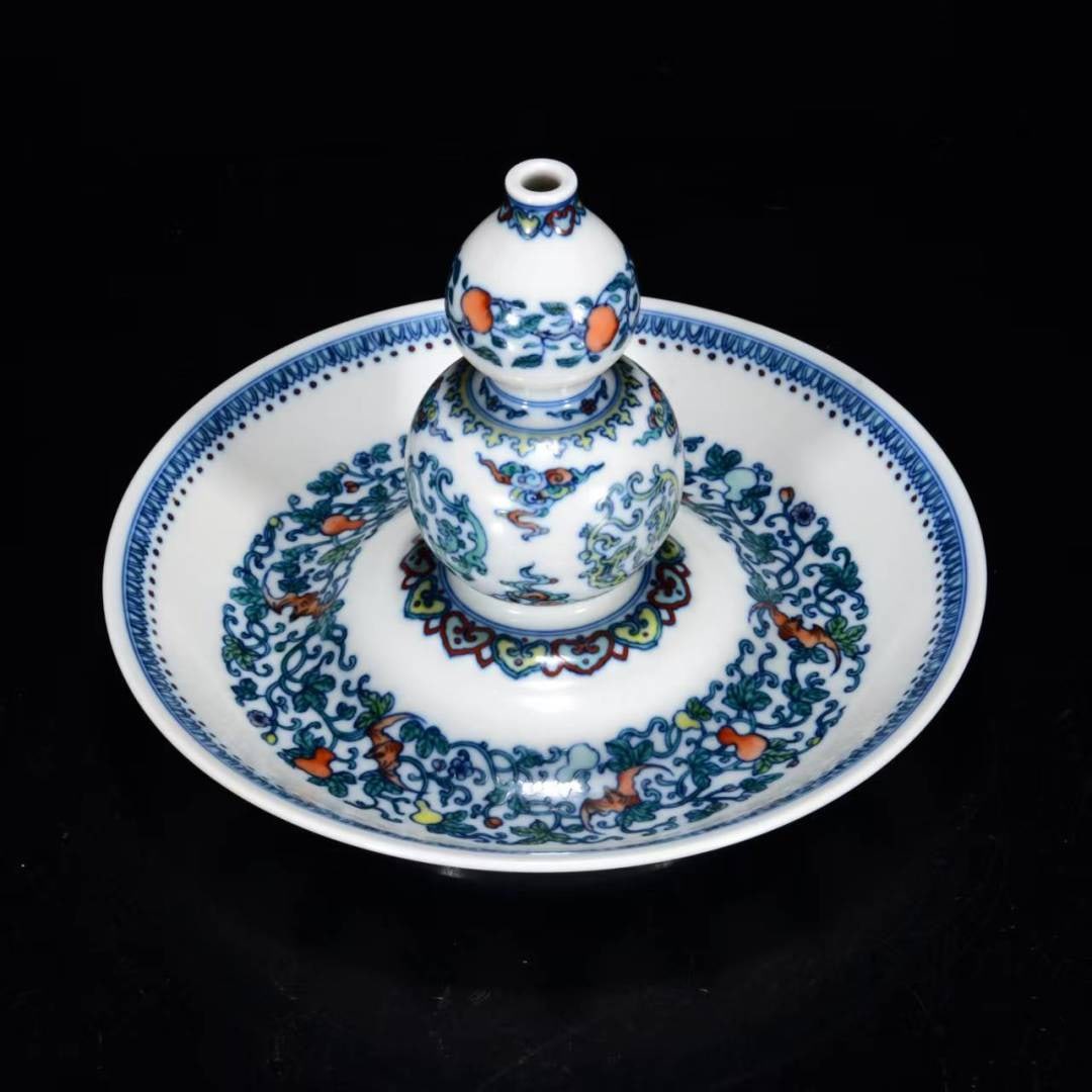 An Exquisite Doucai Bats and Peach Pattern Candlestick - 3