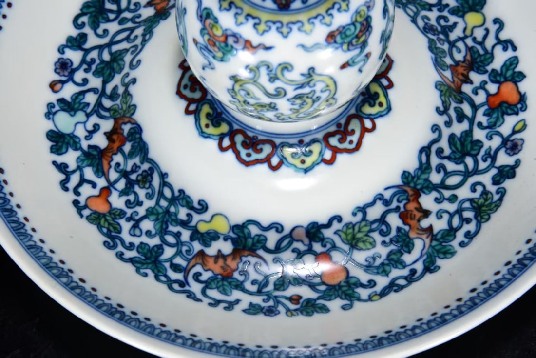 An Exquisite Doucai Bats and Peach Pattern Candlestick - 5