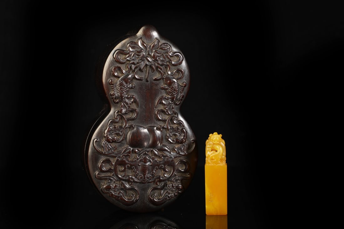 An Exquisite Tianhuang Stone Auspicious Beast Pattern Seal: An Exquisite Tianhuang Stone Auspicious Beast Pattern Seal,Qing Dynasty, China,Size:2.4inx0.6in,Weight:35g 