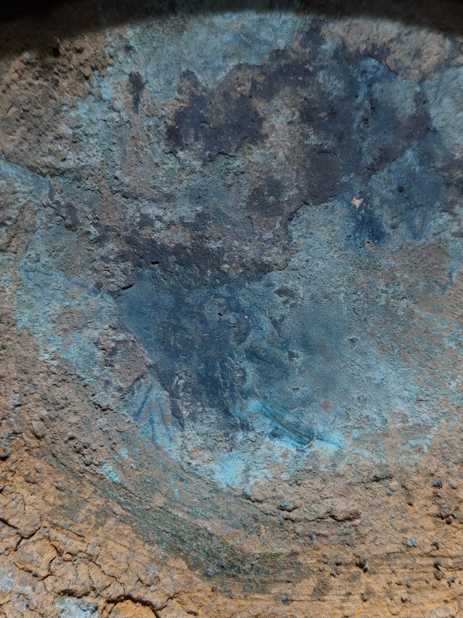 An Archaic Bronze Coiled-Dragon Pattern Food vessel,With Inscription - 9