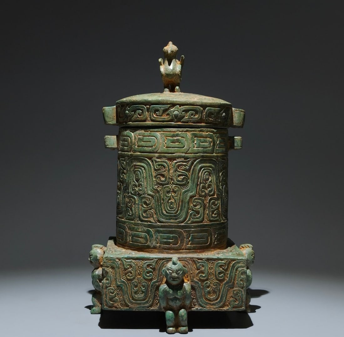 An Archaic Bronze Figure Pattern Food vessel: An Archaic Bronze Figure Pattern Food vessel,W.Zhou , China,Size:14.2inx8.3in 青铜人物纹食器,中国西周时期