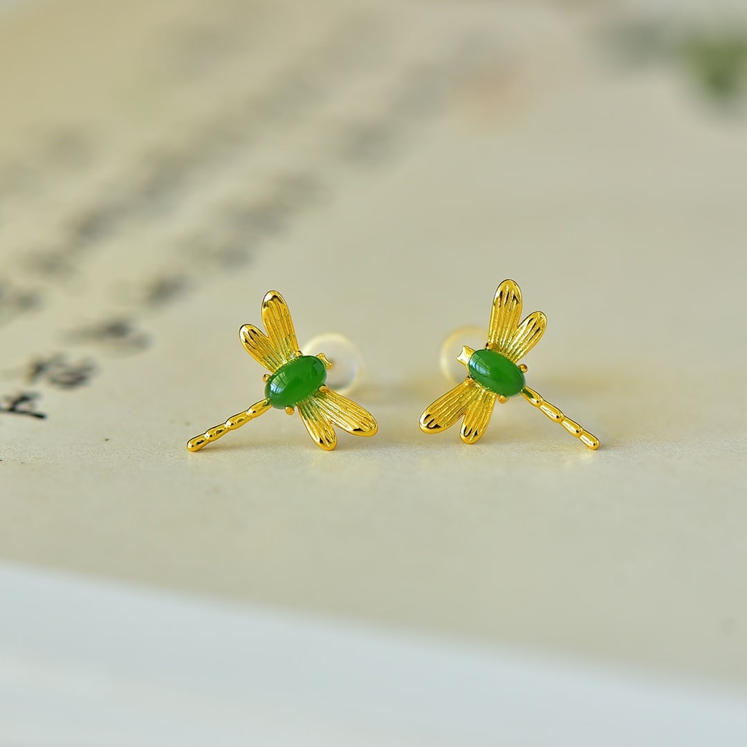 A Pair of Exquisite Sterling Silver-Gold Plated Inlaid Jasper Earrings: A Pair of Exquisite Sterling Silver-Gold Plated Inlaid Jasper Earrings,Size:3mmx5mm 一对纯银镀金镶碧玉耳环