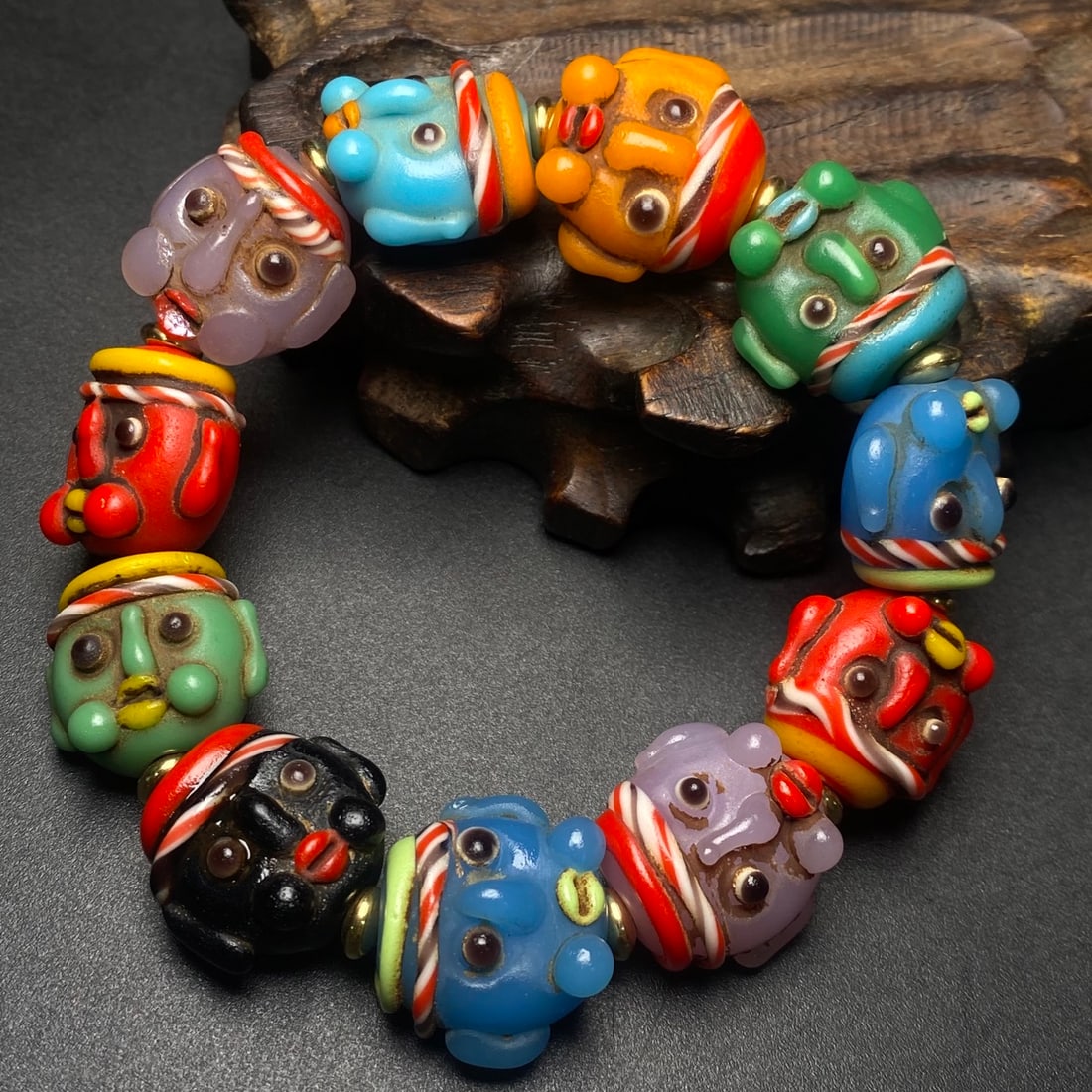 An Exquisite Glass Painted Color Bracelets (1 of 9)